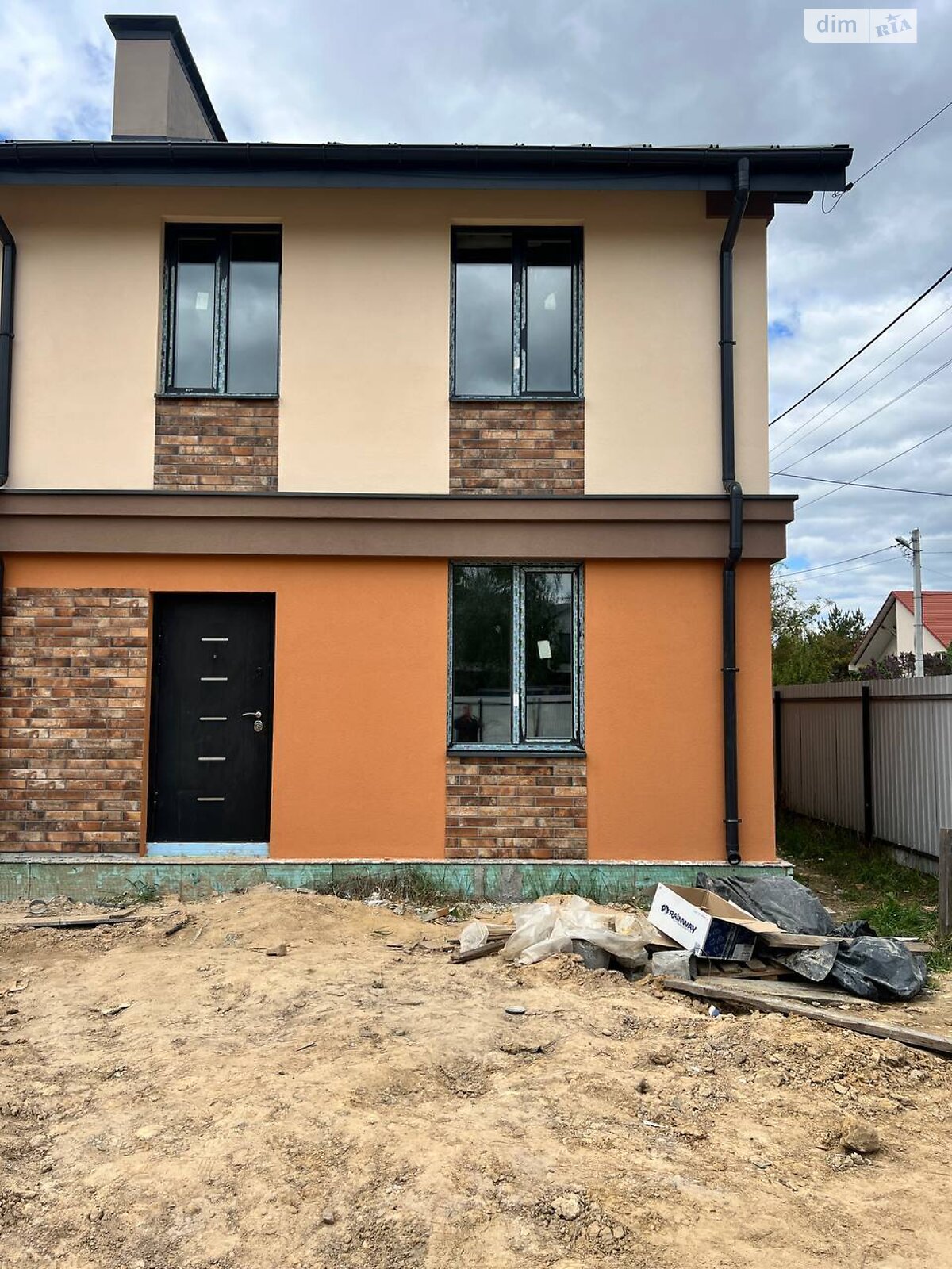 двухэтажный таунхаус, 90 кв. м, кирпич. Продажа в Ворзеле фото 1 двухэтажный таунхаус, 90 кв. м, кирпич. Продажа в Ворзеле фото 1