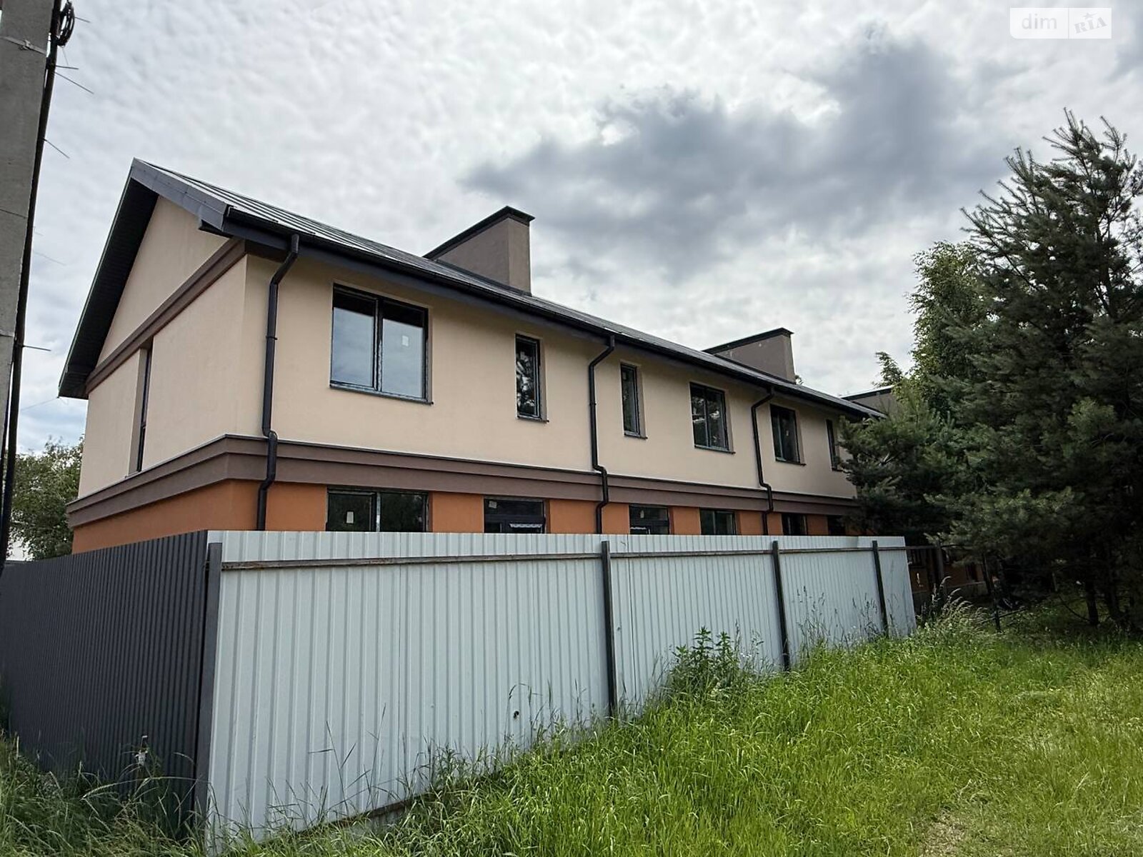 двухэтажный таунхаус, 90 кв. м, кирпич. Продажа в Ворзеле фото 1 двухэтажный таунхаус, 90 кв. м, кирпич. Продажа в Ворзеле фото 1