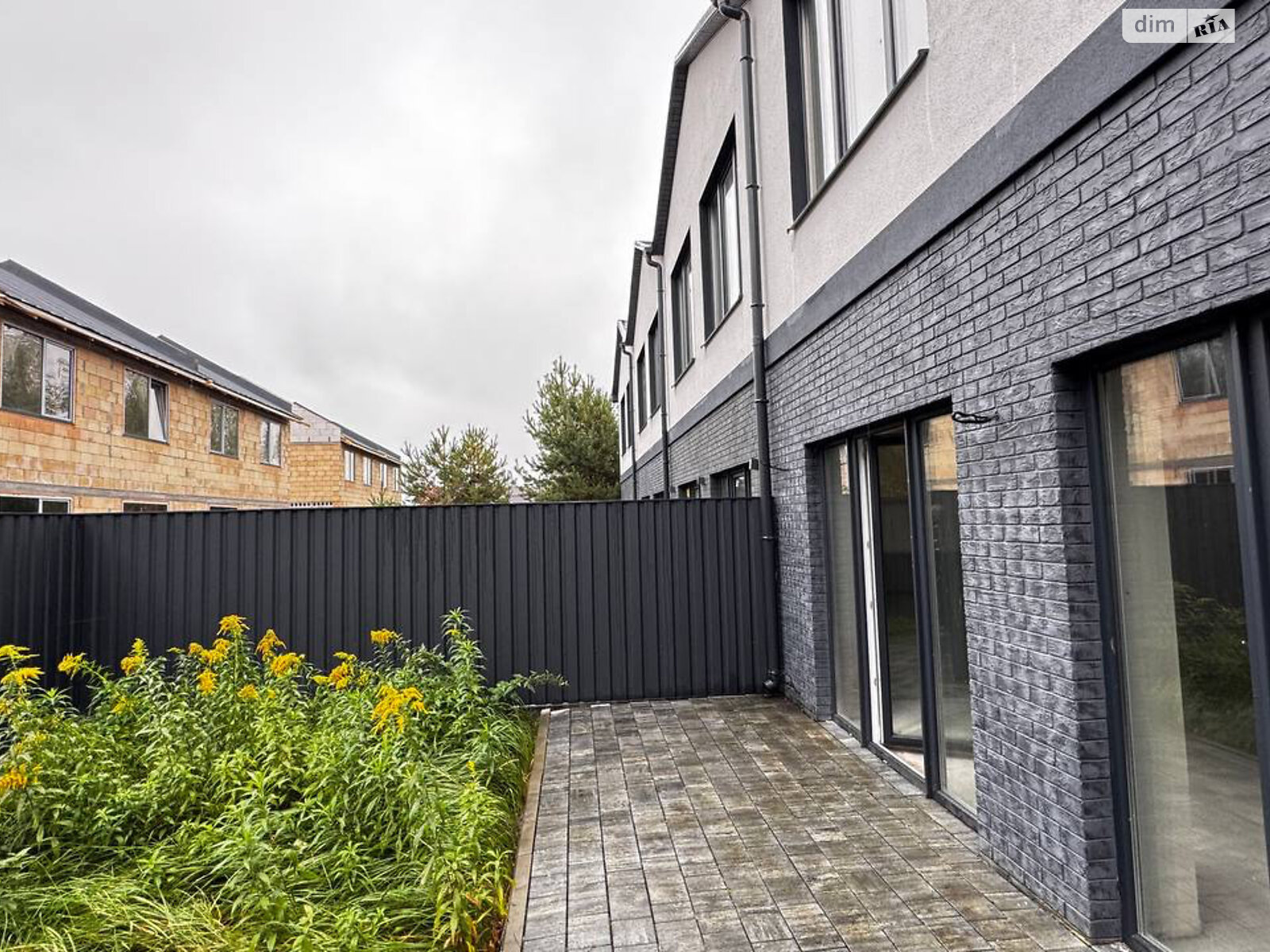 двухэтажный таунхаус, 124.8 кв. м, пеноблок. Продажа в Ворзеле фото 1 двухэтажный таунхаус, 124.8 кв. м, пеноблок. Продажа в Ворзеле фото 1