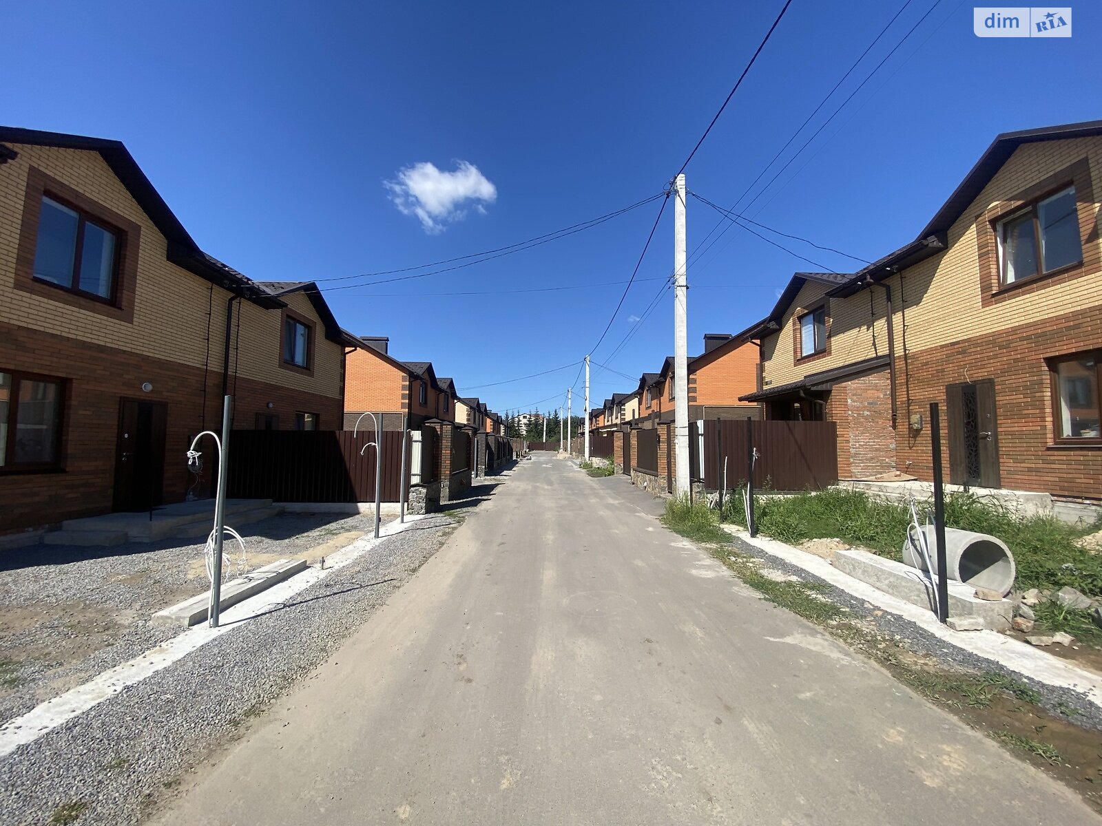 двухэтажный таунхаус, 105 кв. м, кирпич. Продажа в Якушинцах фото 1 двухэтажный таунхаус, 105 кв. м, кирпич. Продажа в Якушинцах фото 1