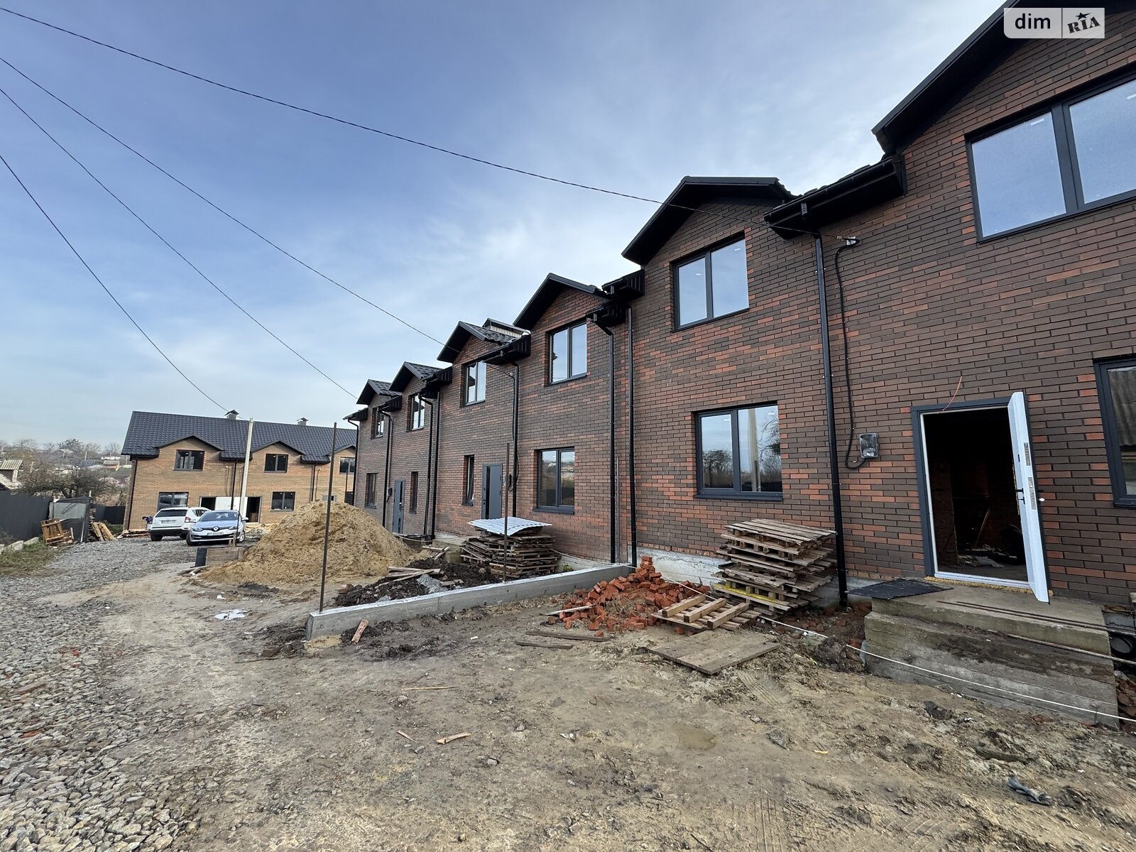 двухэтажный таунхаус, 75 кв. м, кирпич. Продажа в Якушинцах фото 1 двухэтажный таунхаус, 75 кв. м, кирпич. Продажа в Якушинцах фото 1