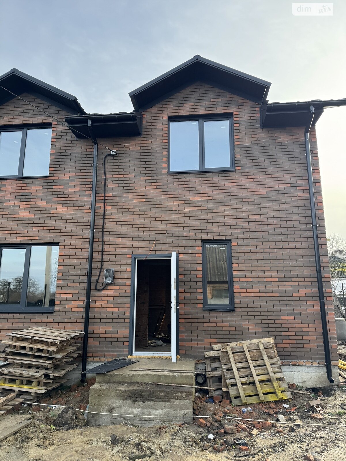 двухэтажный таунхаус, 75 кв. м, кирпич. Продажа в Якушинцах фото 1 двухэтажный таунхаус, 75 кв. м, кирпич. Продажа в Якушинцах фото 1