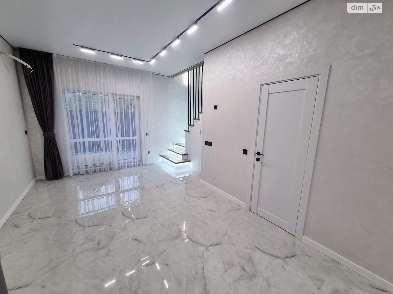 двоповерховий таунхаус, 75 кв. м, цегла. Продаж у Зарванцях фото 1 двоповерховий таунхаус, 75 кв. м, цегла. Продаж у Зарванцях фото 1