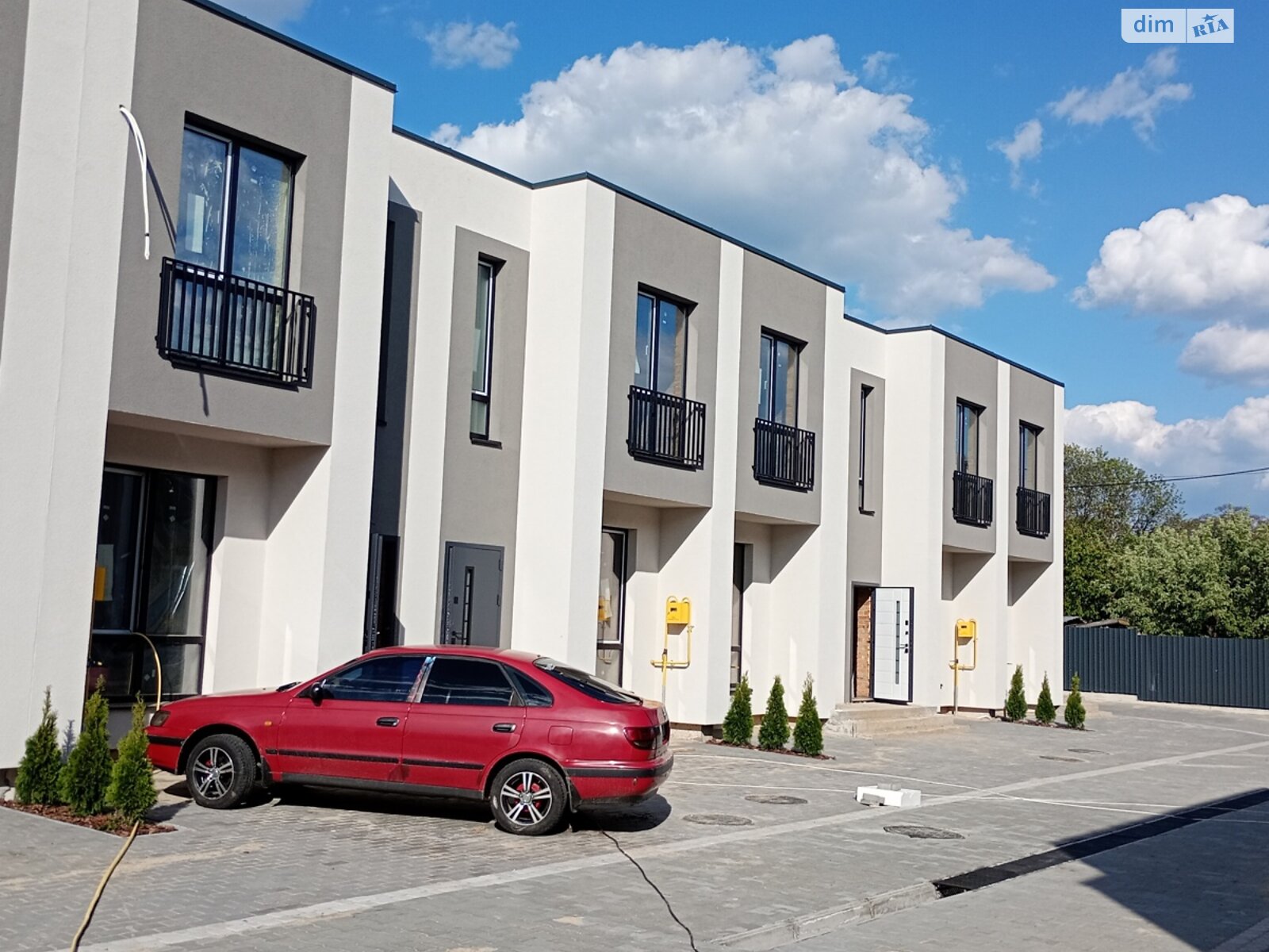 двухэтажный таунхаус, 115 кв. м, кирпич. Продажа в Зарванцах фото 1 двухэтажный таунхаус, 115 кв. м, кирпич. Продажа в Зарванцах фото 1