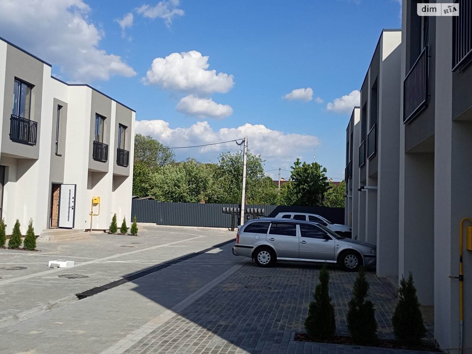 двухэтажный таунхаус, 115 кв. м, кирпич. Продажа в Зарванцах фото 1 двухэтажный таунхаус, 115 кв. м, кирпич. Продажа в Зарванцах фото 1