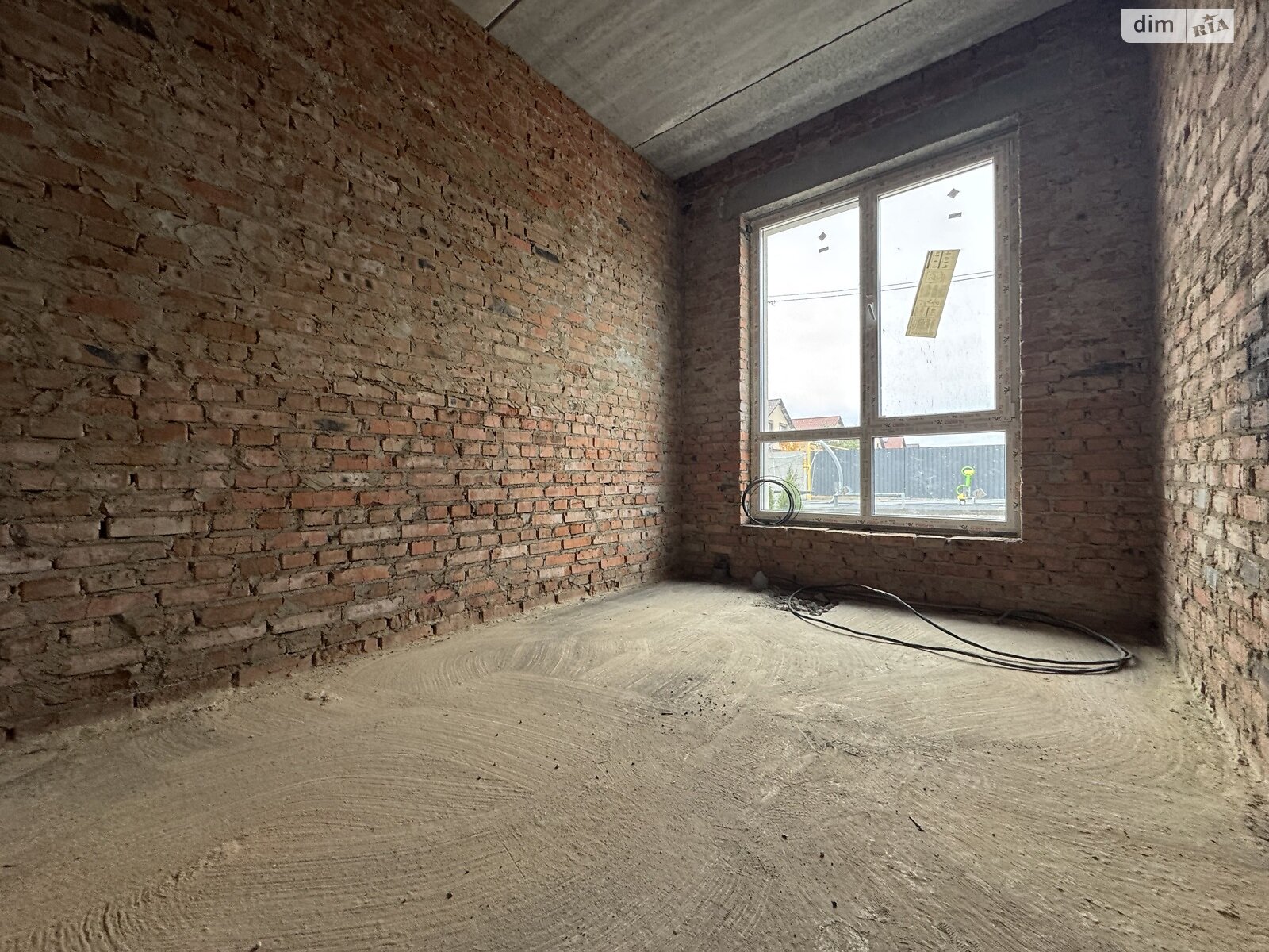 двухэтажный таунхаус, 115 кв. м, кирпич. Продажа в Зарванцах фото 1