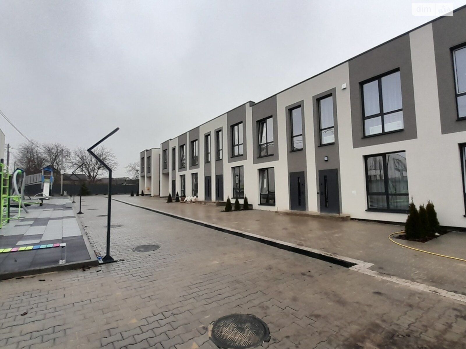 двухэтажный таунхаус, 115 кв. м, кирпич. Продажа в Зарванцах фото 1