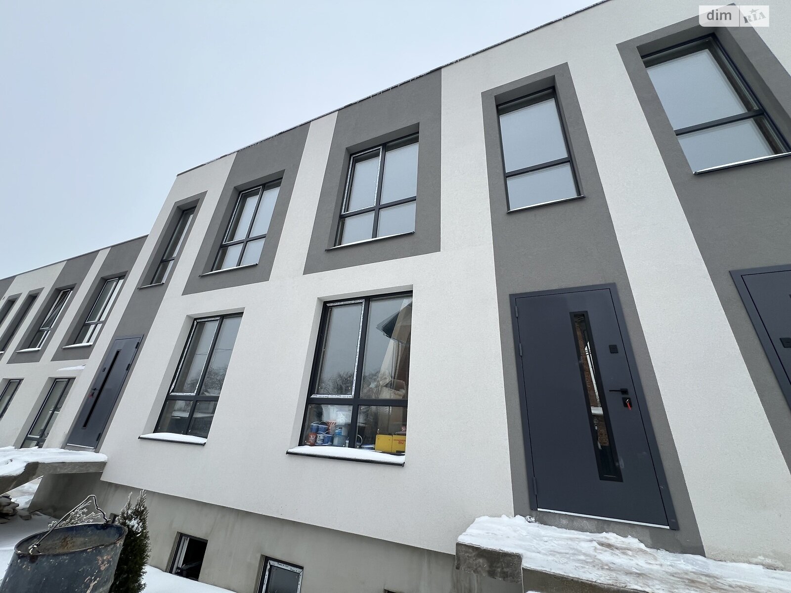 двухэтажный таунхаус, 130 кв. м, кирпич. Продажа в Зарванцах фото 1