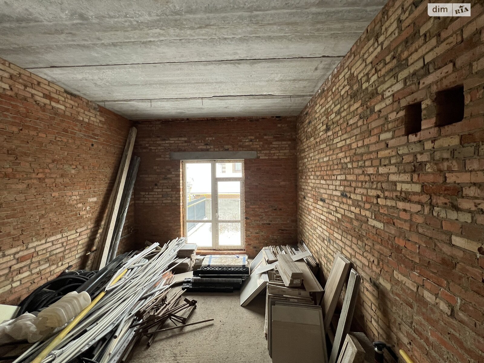 двухэтажный таунхаус, 130 кв. м, кирпич. Продажа в Зарванцах фото 1