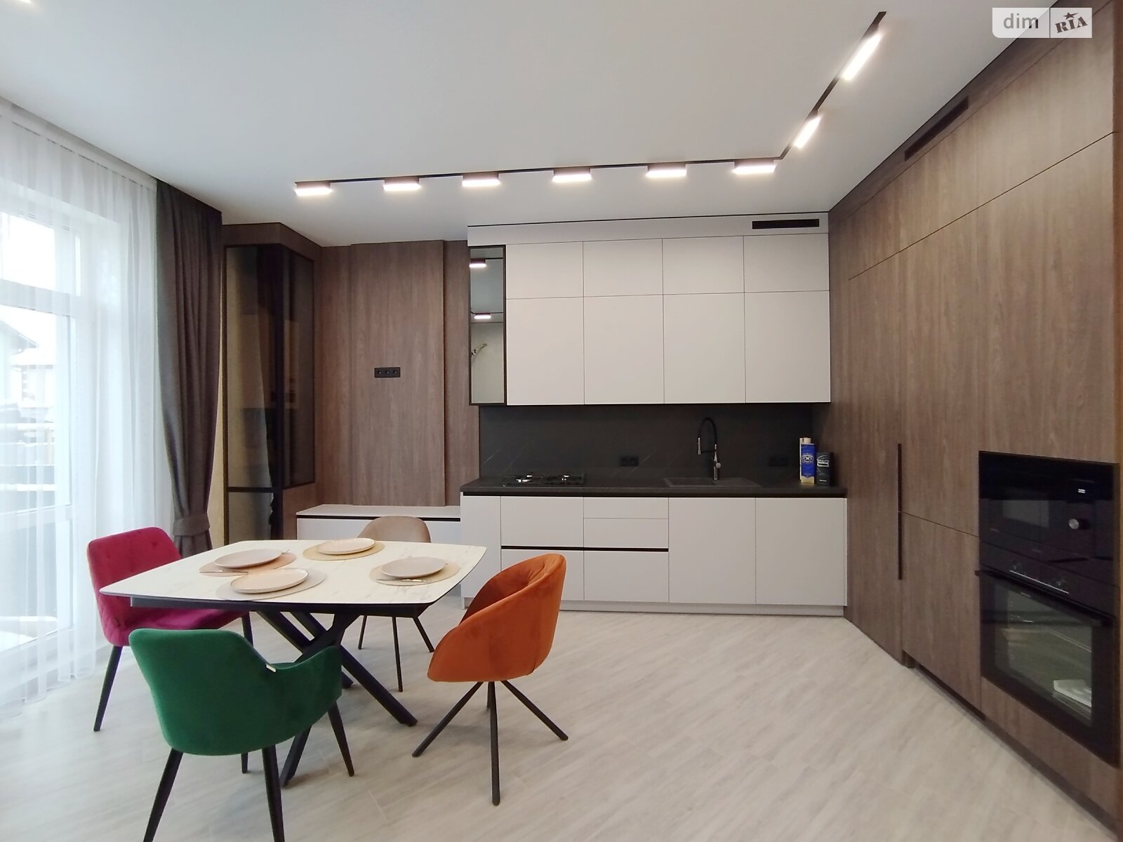 двухэтажный таунхаус, 116 кв. м, кирпич. Продажа в Зарванцах фото 1