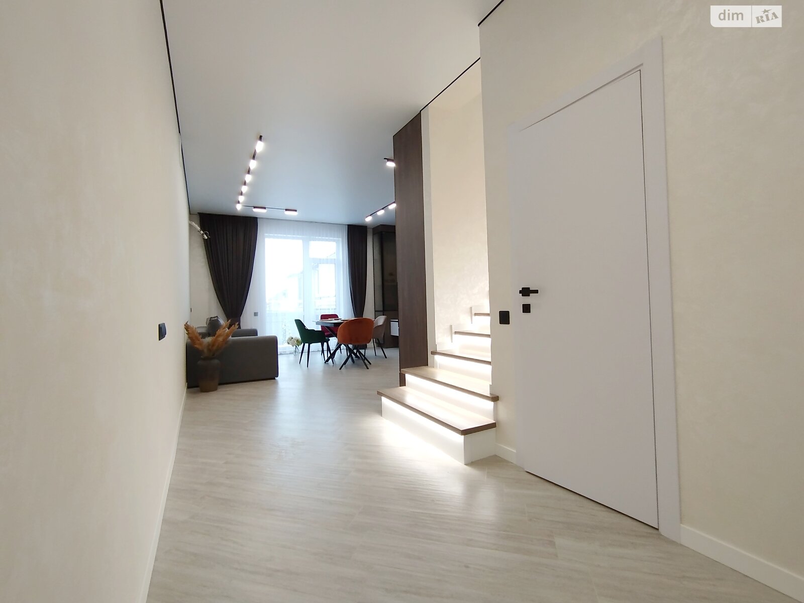 двухэтажный таунхаус, 116 кв. м, кирпич. Продажа в Зарванцах фото 1