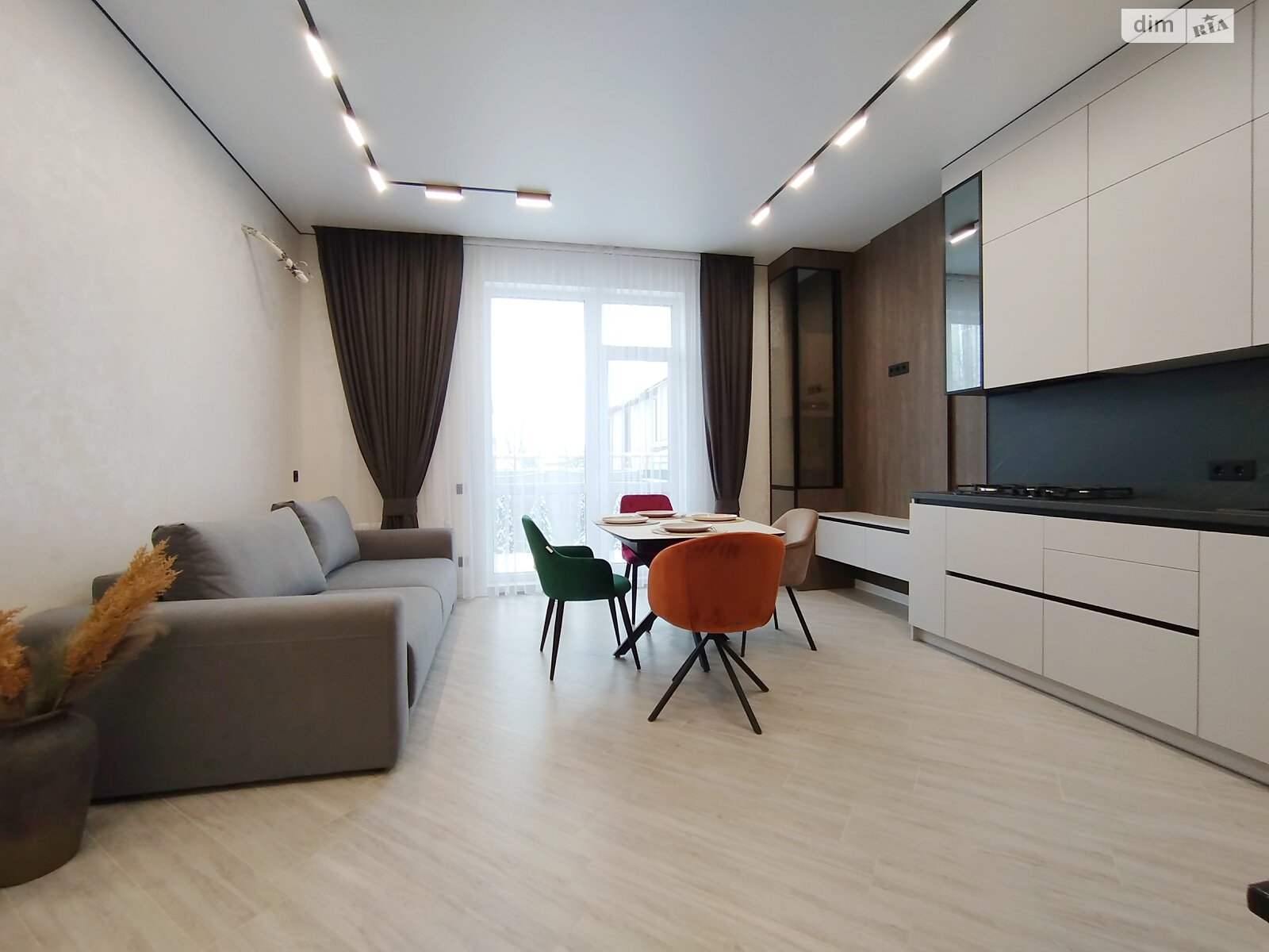 двухэтажный таунхаус, 116 кв. м, кирпич. Продажа в Зарванцах фото 1