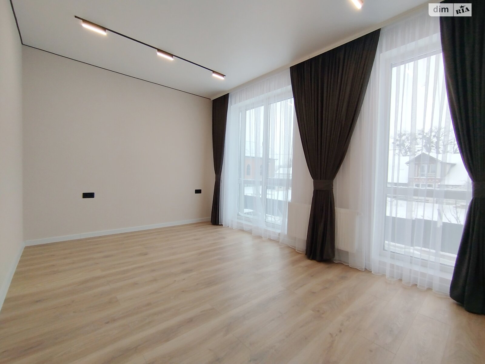 двухэтажный таунхаус, 116 кв. м, кирпич. Продажа в Зарванцах фото 1