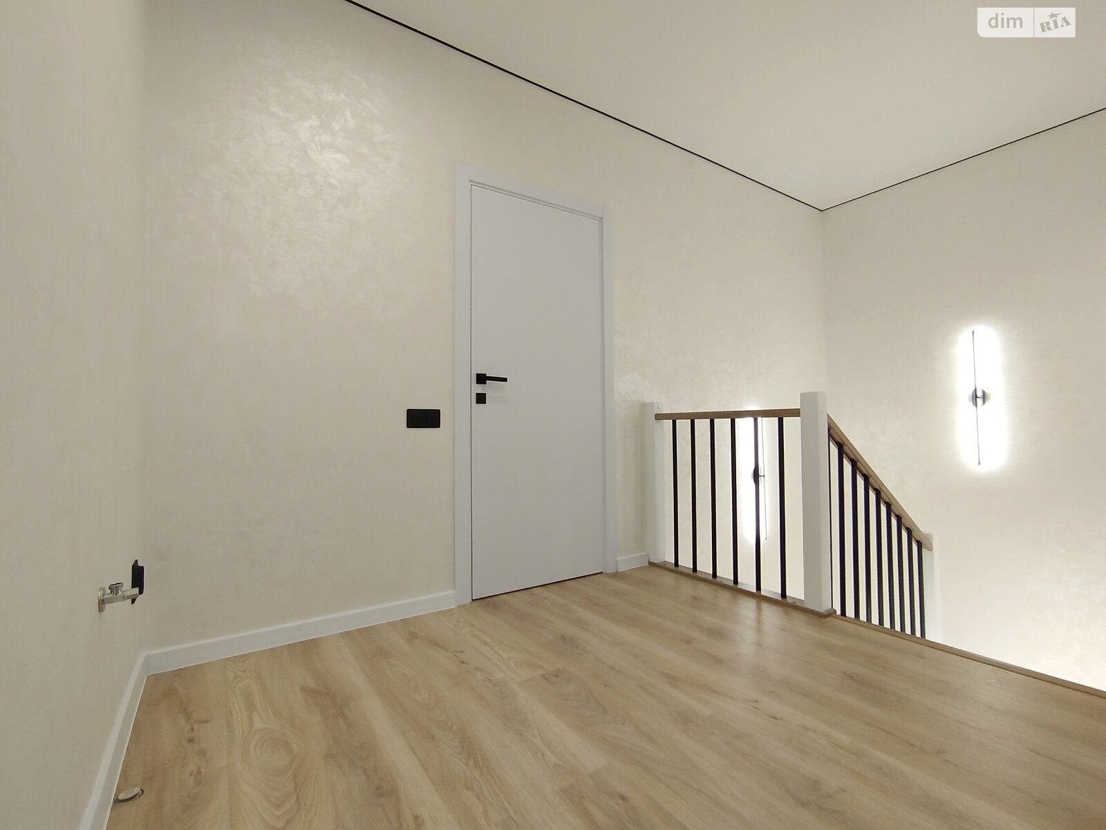 двухэтажный таунхаус, 116 кв. м, кирпич. Продажа в Зарванцах фото 1