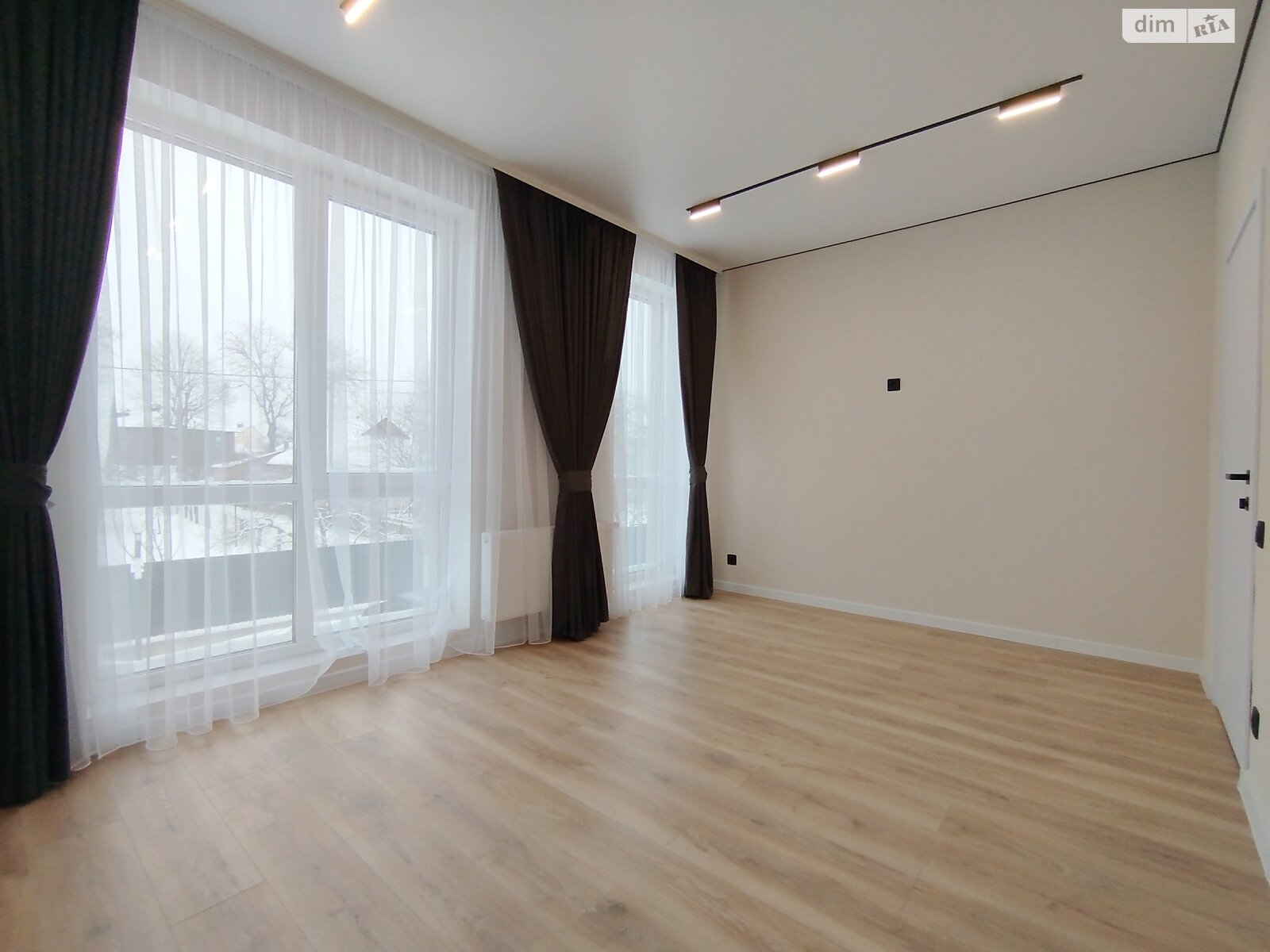 двухэтажный таунхаус, 116 кв. м, кирпич. Продажа в Зарванцах фото 1