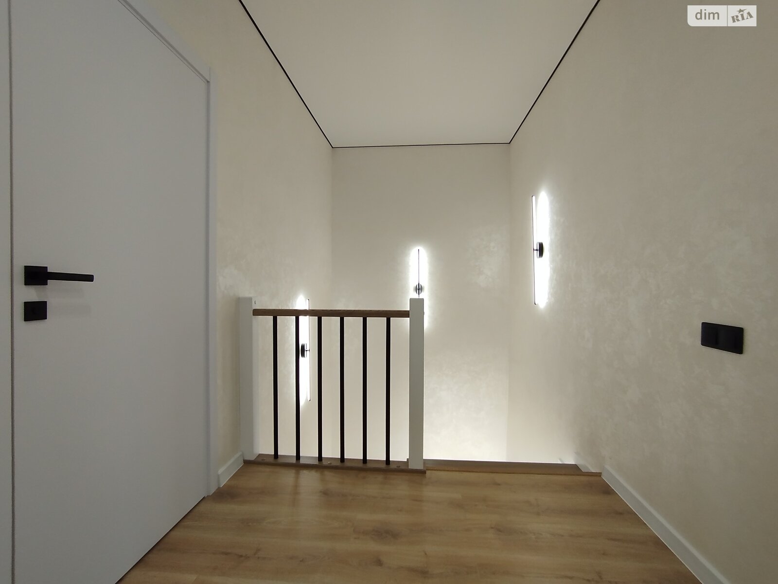 двухэтажный таунхаус, 116 кв. м, кирпич. Продажа в Зарванцах фото 1