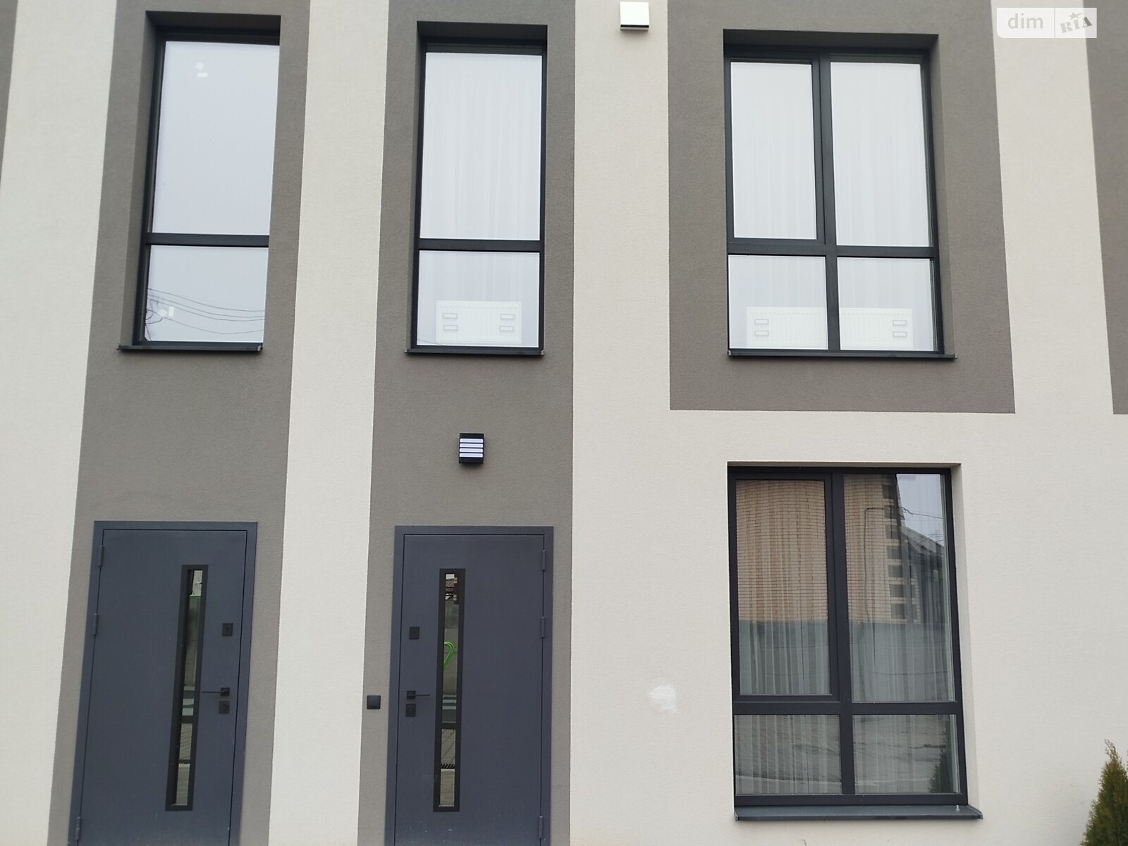 двухэтажный таунхаус, 116 кв. м, кирпич. Продажа в Зарванцах фото 1