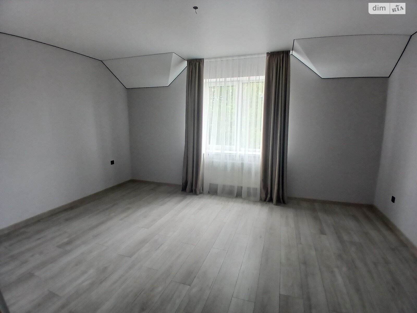 двухэтажный таунхаус, 105 кв. м, кирпич. Продажа в Зарванцах фото 1 двухэтажный таунхаус, 105 кв. м, кирпич. Продажа в Зарванцах фото 1