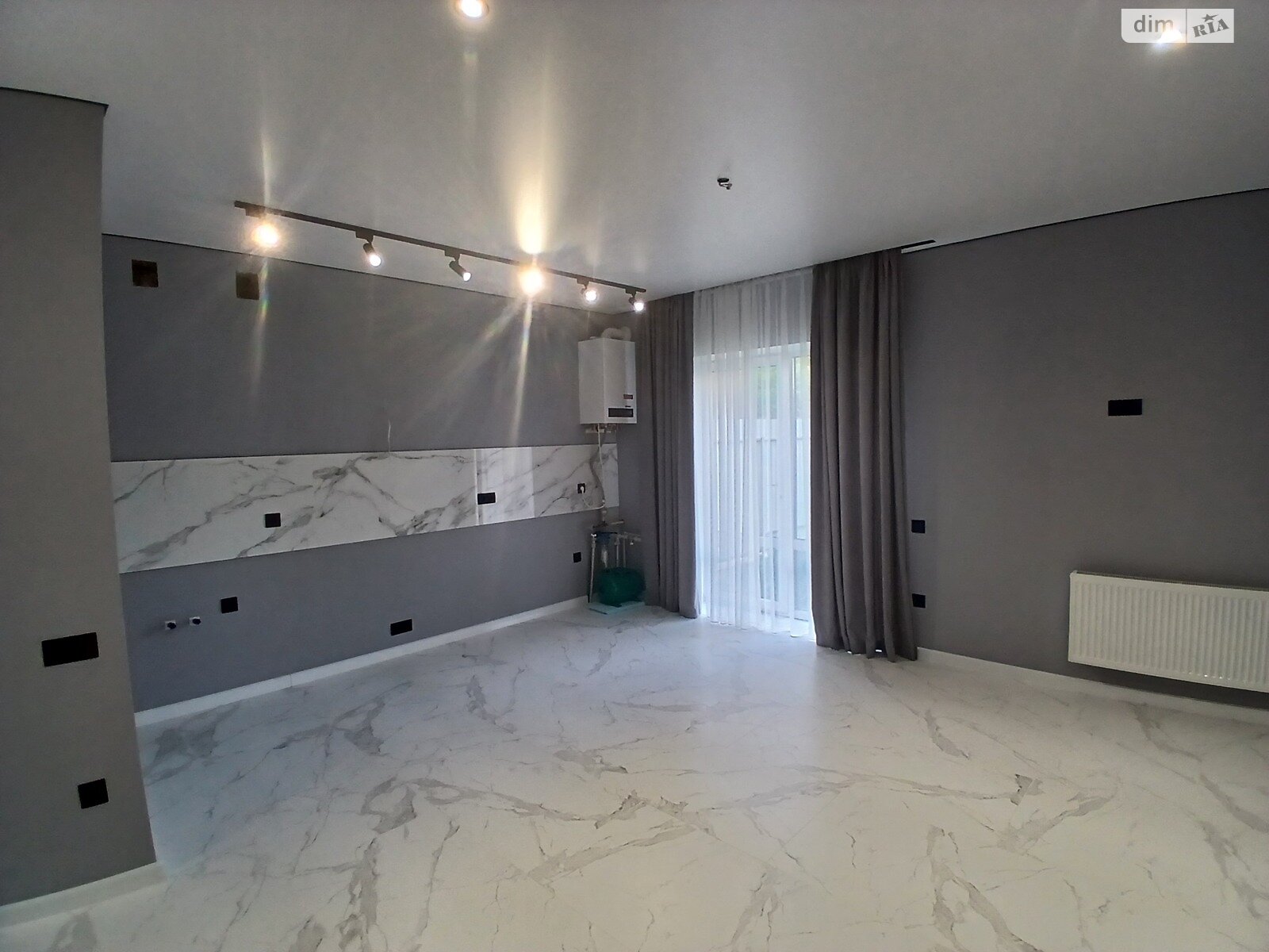 двухэтажный таунхаус, 105 кв. м, кирпич. Продажа в Зарванцах фото 1 двухэтажный таунхаус, 105 кв. м, кирпич. Продажа в Зарванцах фото 1