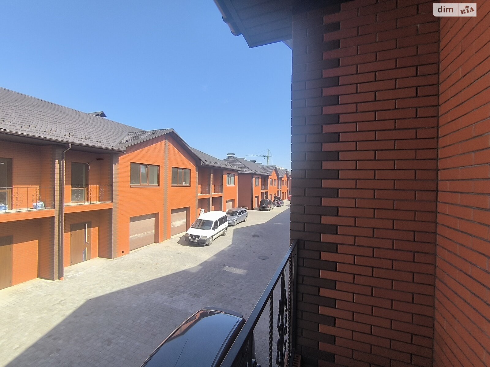 двухэтажный таунхаус, 135 кв. м, кирпич. Продажа в Зарванцах фото 1 двухэтажный таунхаус, 135 кв. м, кирпич. Продажа в Зарванцах фото 1