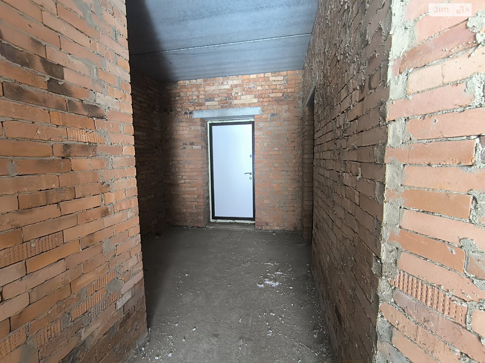двухэтажный таунхаус, 135 кв. м, кирпич. Продажа в Зарванцах фото 1 двухэтажный таунхаус, 135 кв. м, кирпич. Продажа в Зарванцах фото 1