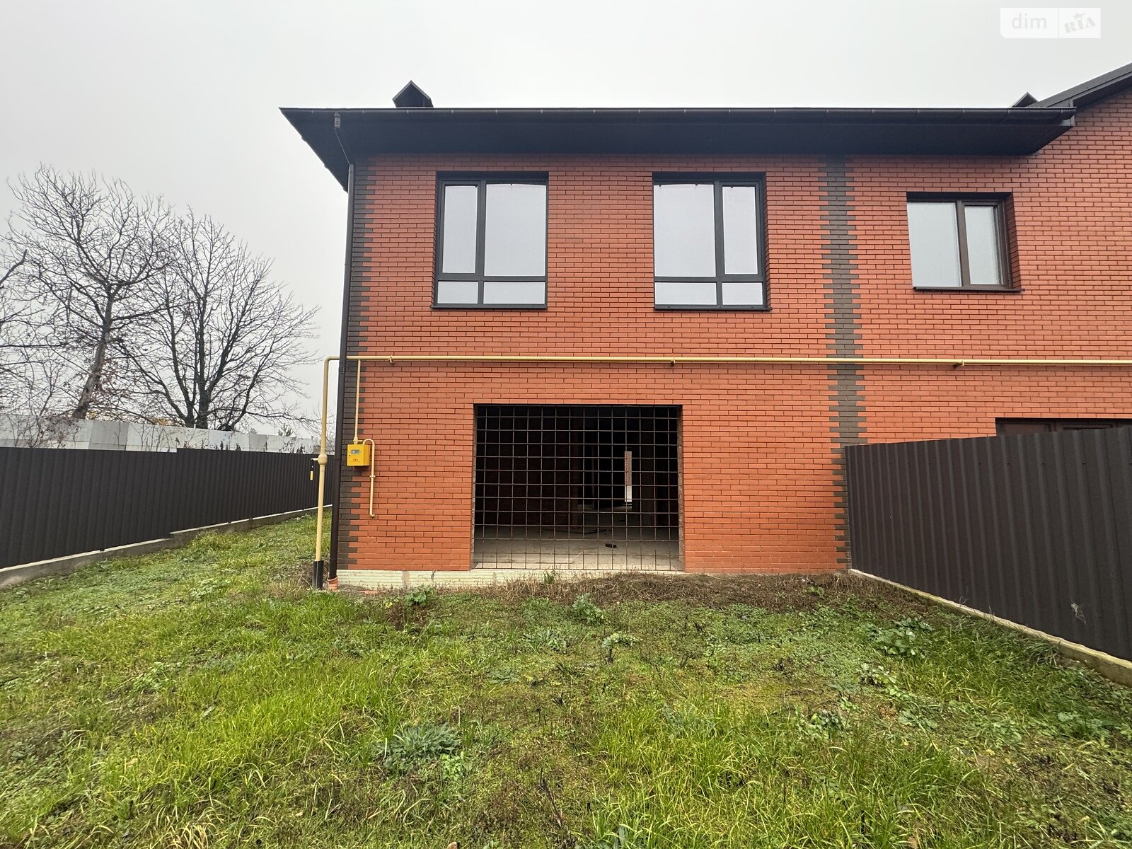 двухэтажный таунхаус, 137 кв. м, кирпич. Продажа в Зарванцах фото 1 двухэтажный таунхаус, 137 кв. м, кирпич. Продажа в Зарванцах фото 1