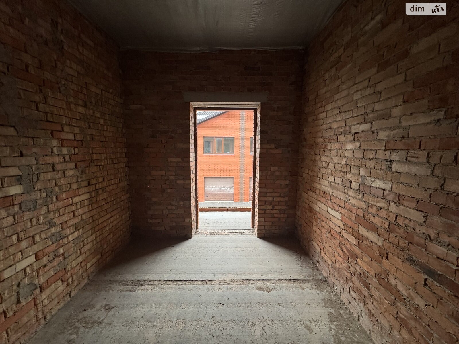 двухэтажный таунхаус, 137 кв. м, кирпич. Продажа в Зарванцах фото 1 двухэтажный таунхаус, 137 кв. м, кирпич. Продажа в Зарванцах фото 1