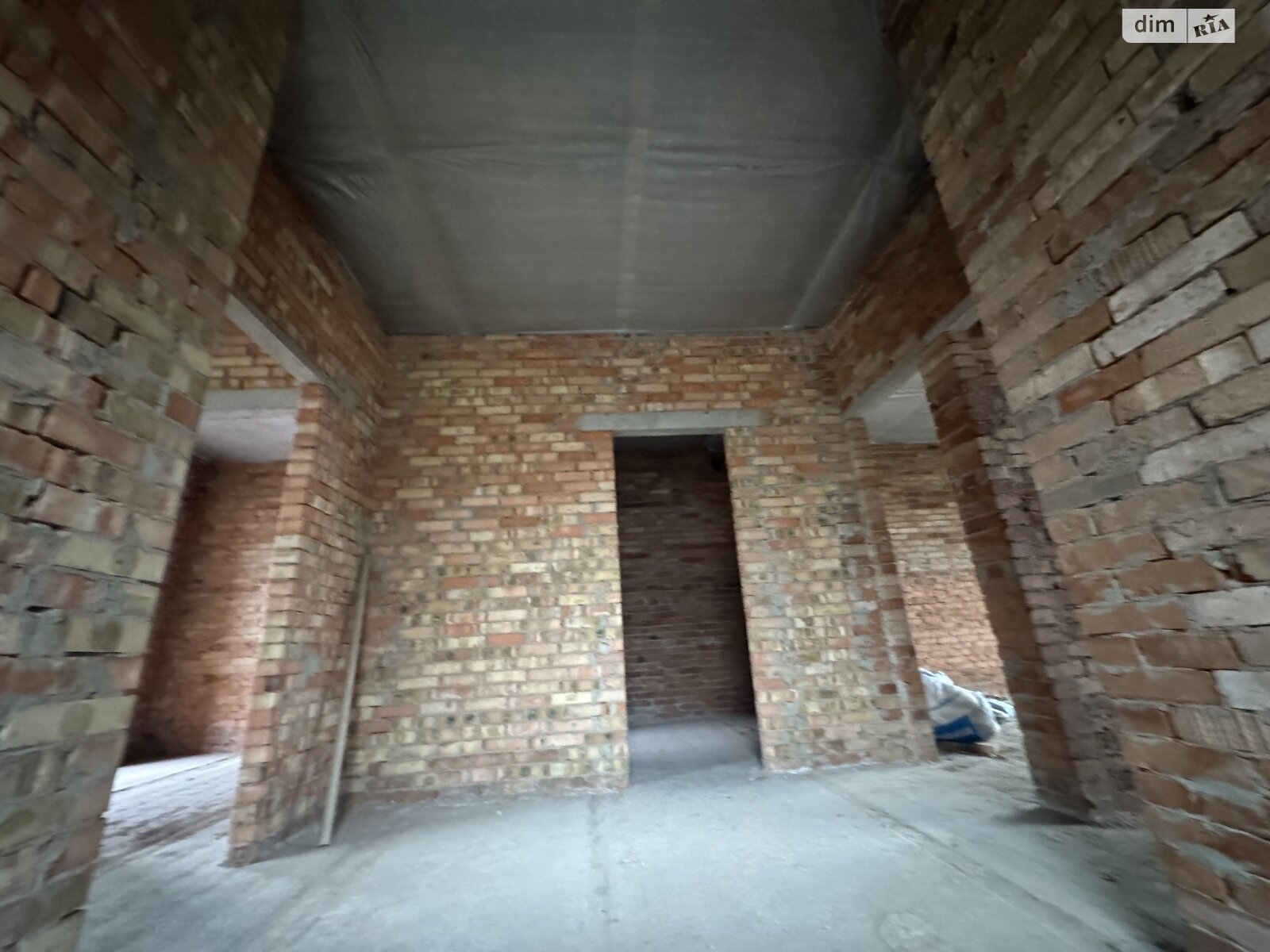 двухэтажный таунхаус, 137 кв. м, кирпич. Продажа в Зарванцах фото 1 двухэтажный таунхаус, 137 кв. м, кирпич. Продажа в Зарванцах фото 1