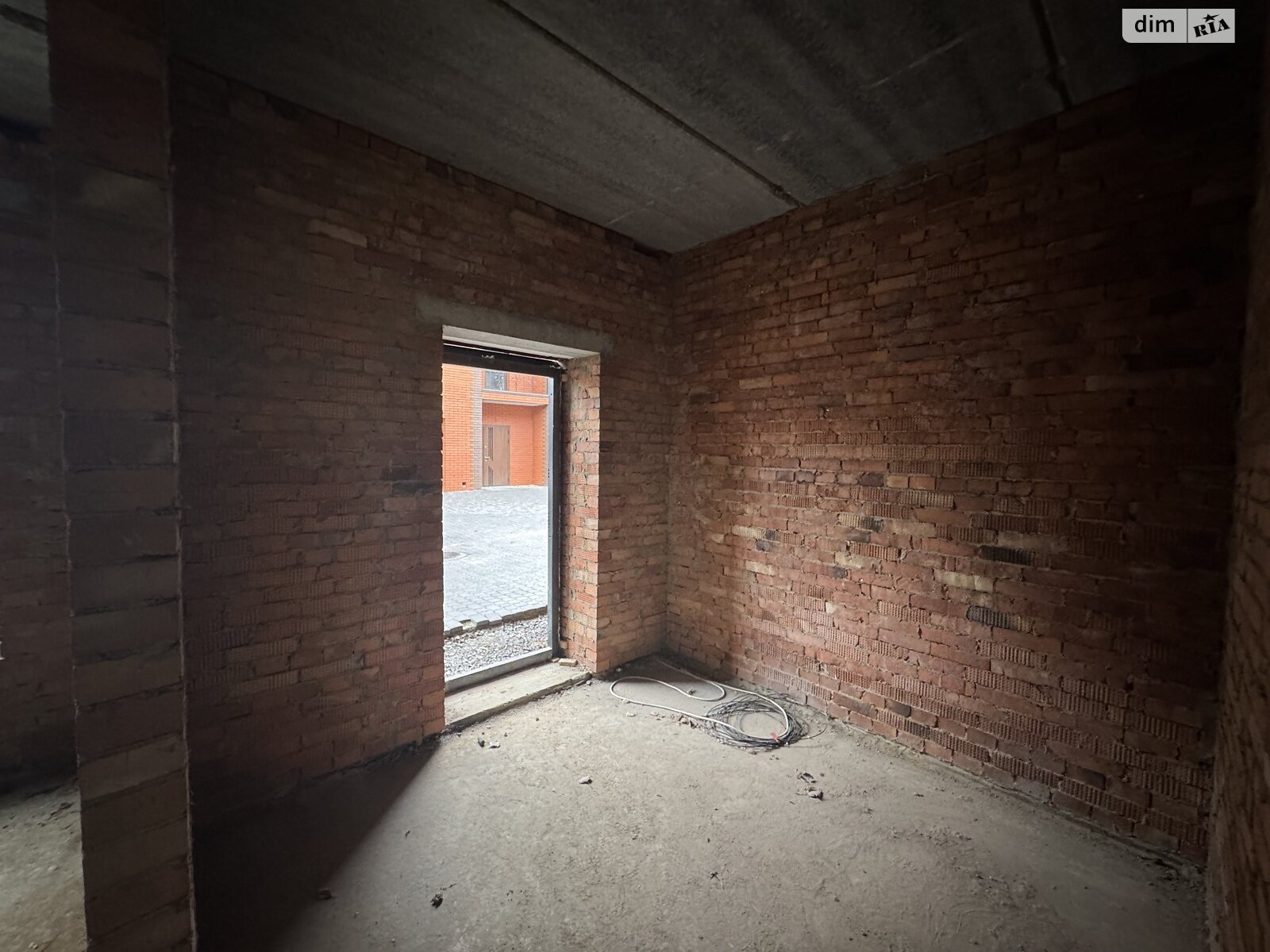 двухэтажный таунхаус, 137 кв. м, кирпич. Продажа в Зарванцах фото 1 двухэтажный таунхаус, 137 кв. м, кирпич. Продажа в Зарванцах фото 1