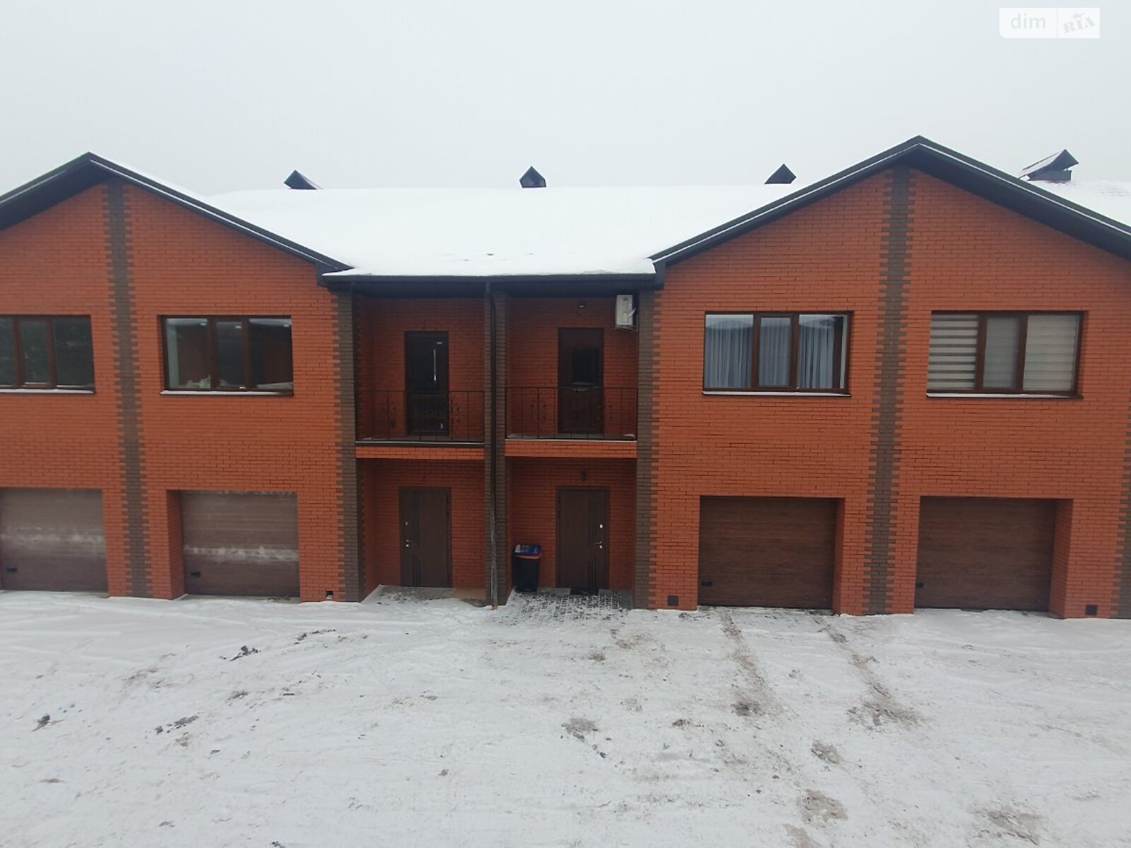 двухэтажный таунхаус, 145 кв. м, кирпич. Продажа в Зарванцах фото 1