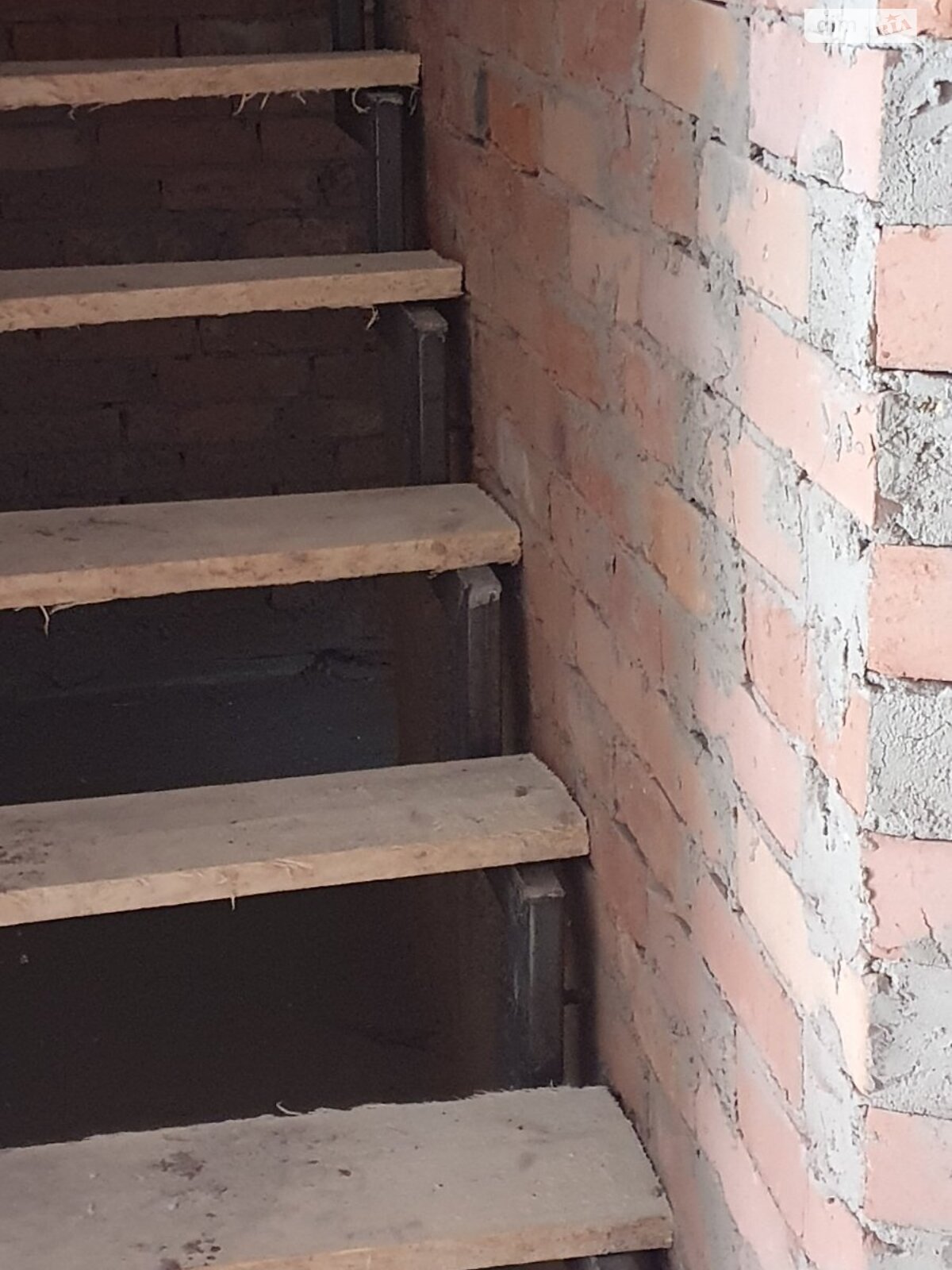 двухэтажный таунхаус, 145 кв. м, кирпич. Продажа в Зарванцах фото 1