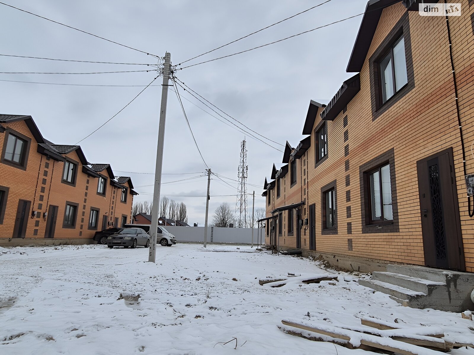 двоповерховий таунхаус, 90 кв. м, цегла. Продаж у Зарванцях фото 1 двоповерховий таунхаус, 90 кв. м, цегла. Продаж у Зарванцях фото 1