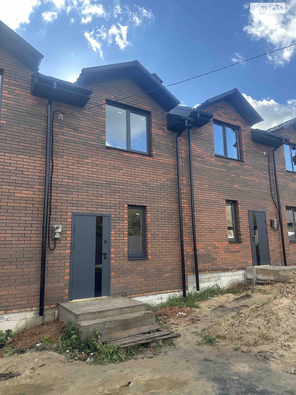 двухэтажный таунхаус, 80 кв. м, кирпич. Продажа в Зарванцах фото 1