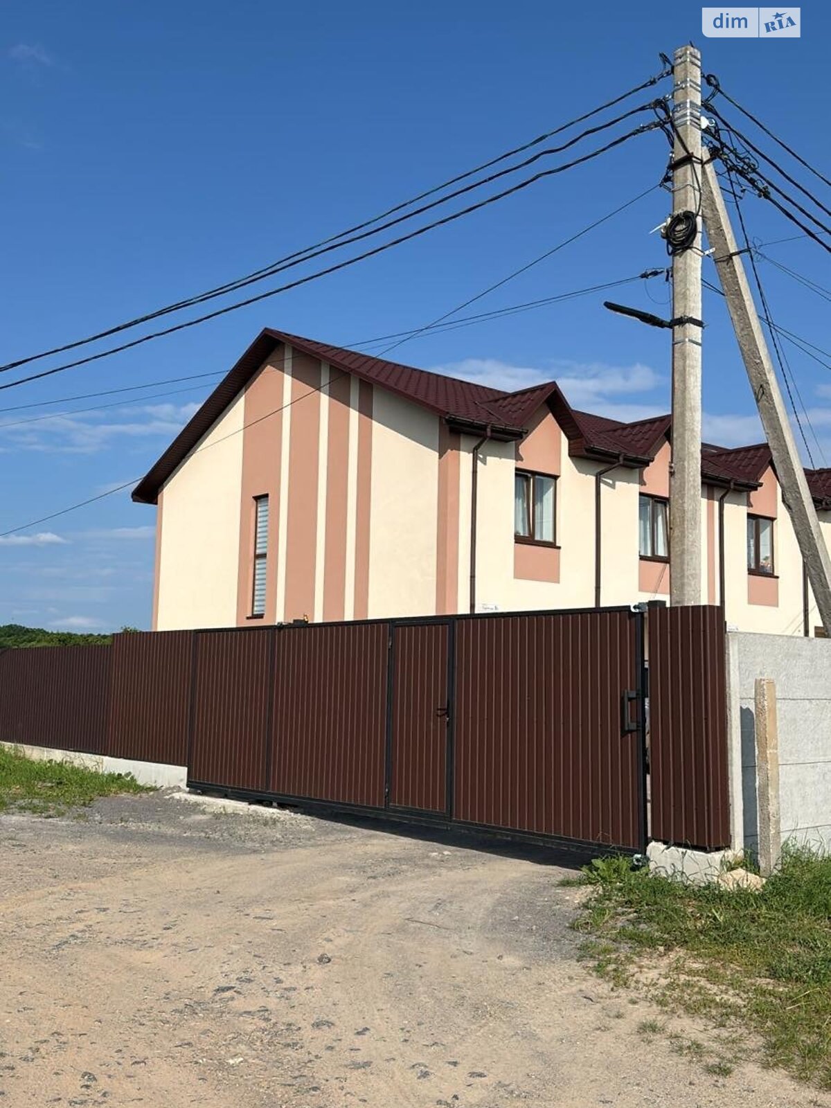 двухэтажный таунхаус, 160 кв. м, кирпич. Продажа в Зарванцах фото 1 двухэтажный таунхаус, 160 кв. м, кирпич. Продажа в Зарванцах фото 1