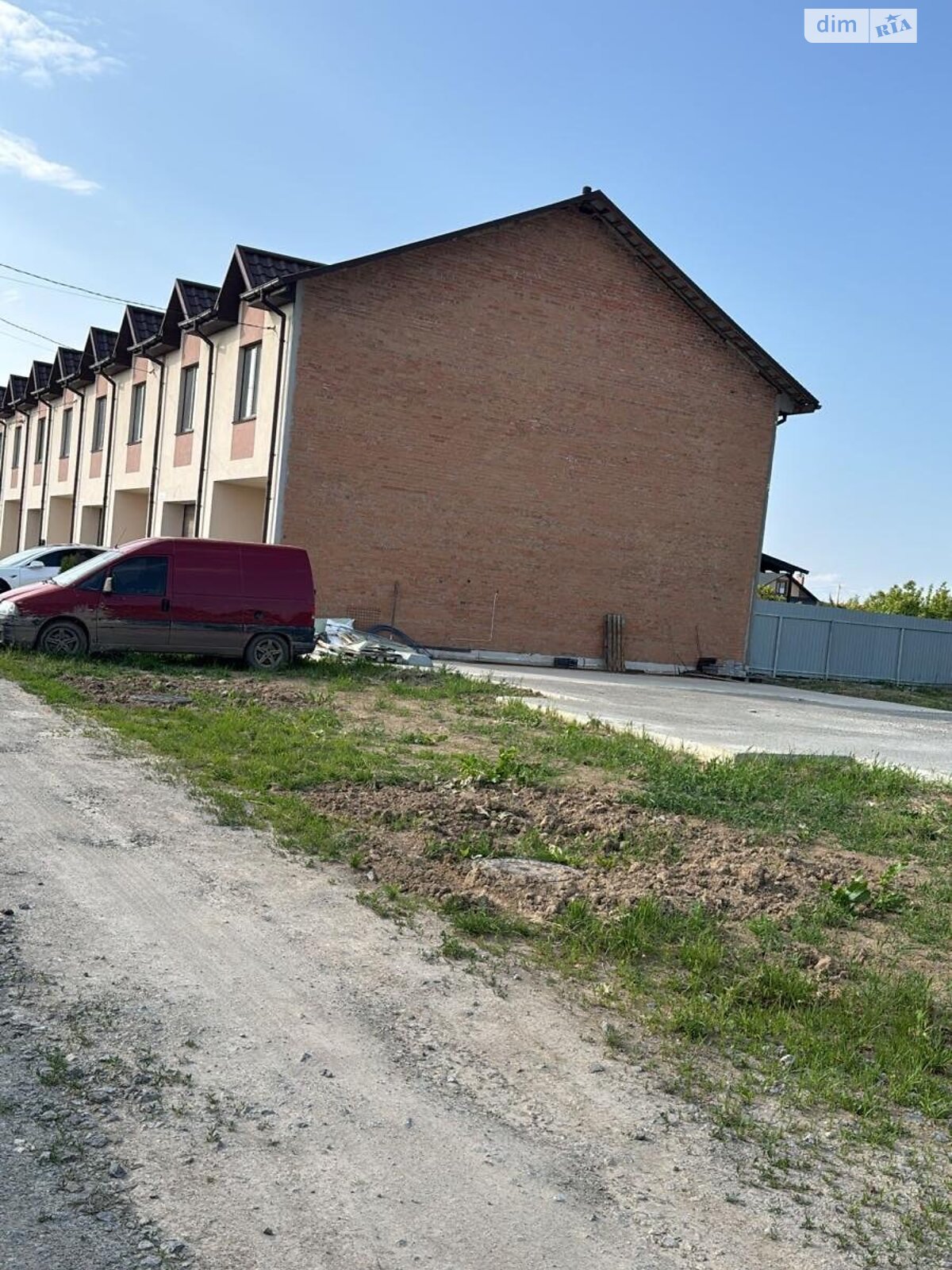 двухэтажный таунхаус, 160 кв. м, кирпич. Продажа в Зарванцах фото 1 двухэтажный таунхаус, 160 кв. м, кирпич. Продажа в Зарванцах фото 1