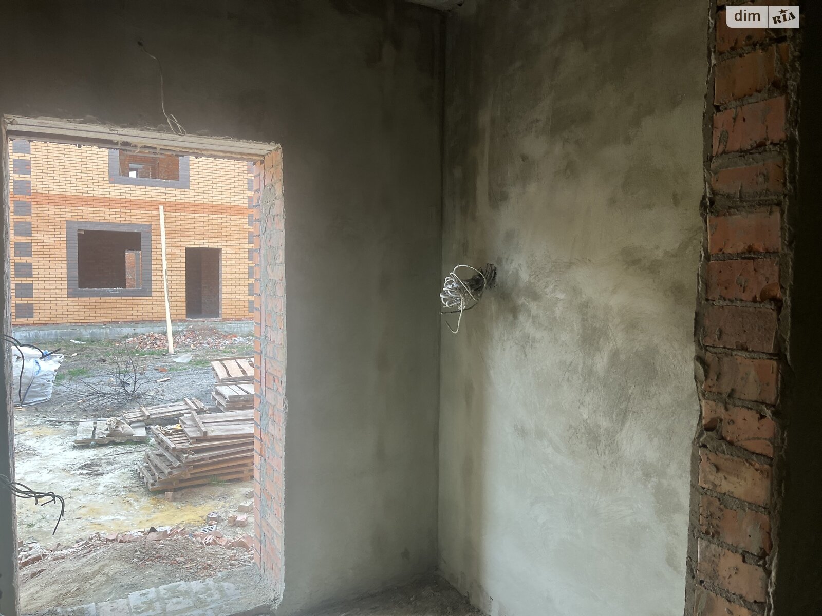 двухэтажный таунхаус, 105 кв. м, кирпич. Продажа в Зарванцах фото 1 двухэтажный таунхаус, 105 кв. м, кирпич. Продажа в Зарванцах фото 1