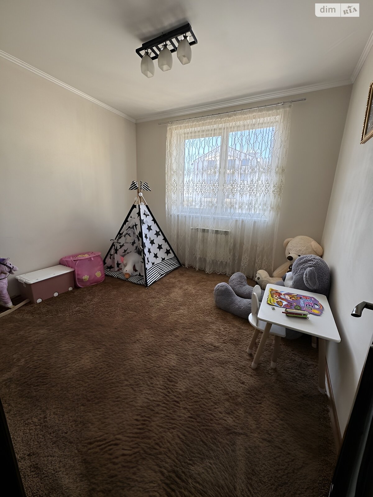 трехэтажный таунхаус, 142 кв. м, кирпич. Продажа в Зымна Вода фото 1 трехэтажный таунхаус, 142 кв. м, кирпич. Продажа в Зымна Вода фото 1
