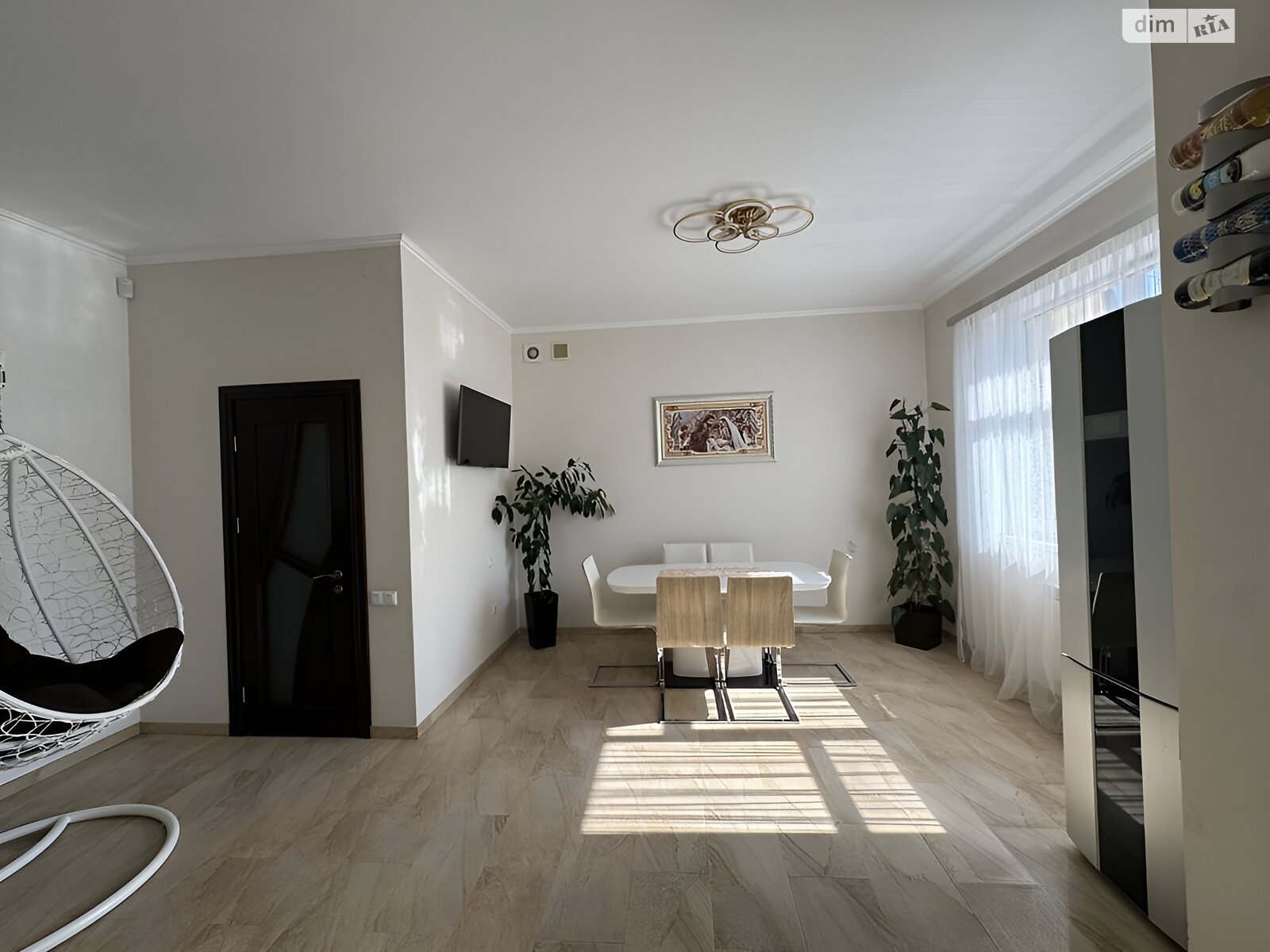 трехэтажный таунхаус, 142 кв. м, кирпич. Продажа в Зымна Вода фото 1 трехэтажный таунхаус, 142 кв. м, кирпич. Продажа в Зымна Вода фото 1