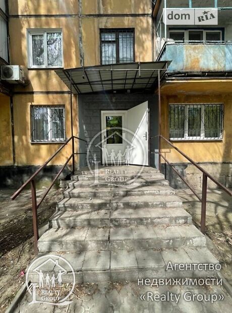 Торгова площа в Кривому Розі, продаж по Соборності 73, район Дзержинський, ціна: 18 000 долларів за об’єкт фото 1 Торгова площа в Кривому Розі, продаж по Соборності 73, район Дзержинський, ціна: 18 000 долларів за об’єкт фото 1