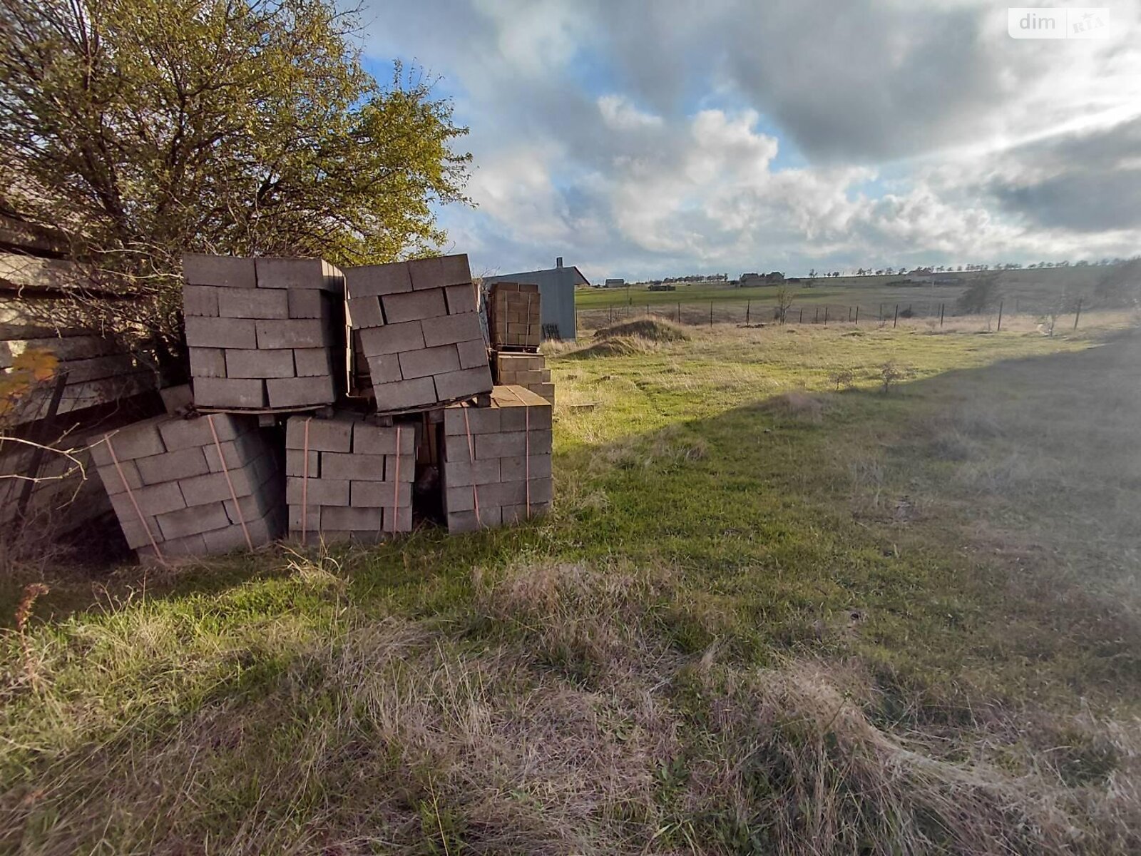 Земельный участок под жилую застройку в Александровке, площадь 10 соток фото 1 Земельный участок под жилую застройку в Александровке, площадь 10 соток фото 1