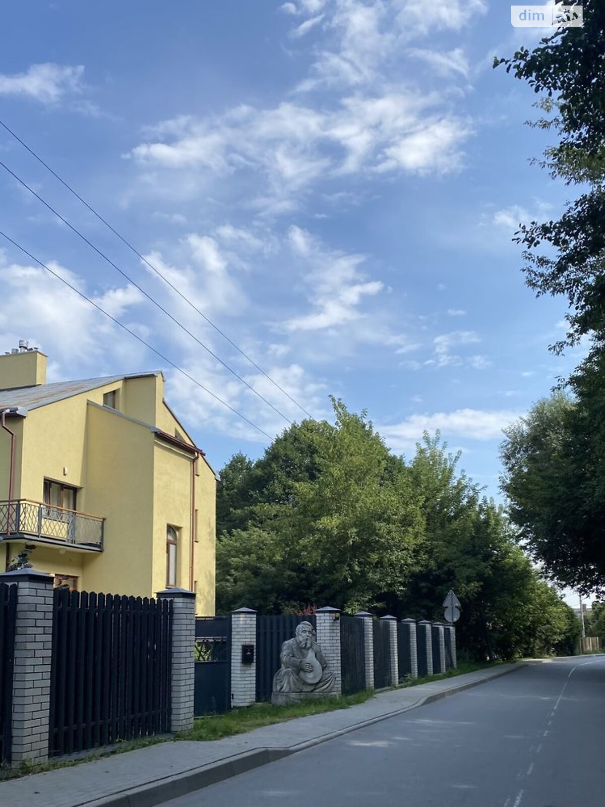Земельна ділянка під житлову забудову в Брюховичах, площа 11 соток фото 1 Земельна ділянка під житлову забудову в Брюховичах, площа 11 соток фото 1