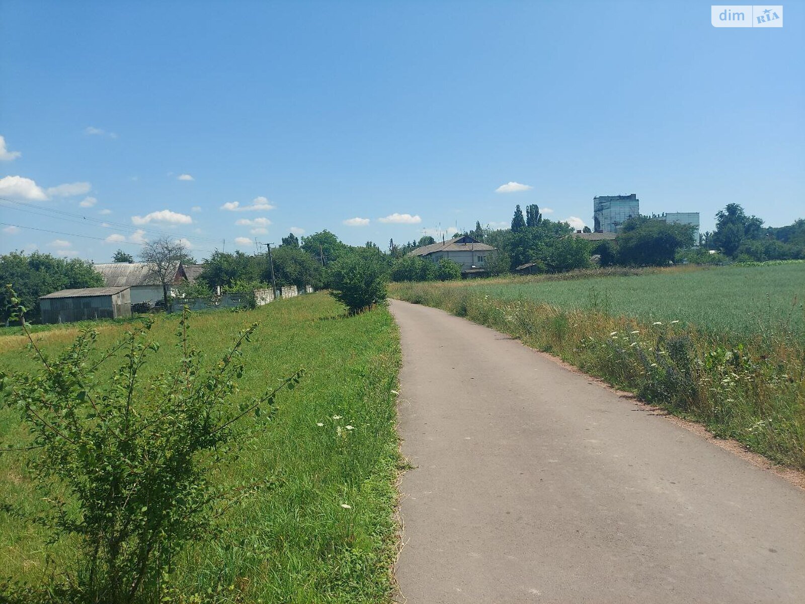 Земельный участок под жилую застройку в Быстри, площадь 15 соток фото 1 Земельный участок под жилую застройку в Быстри, площадь 15 соток фото 1