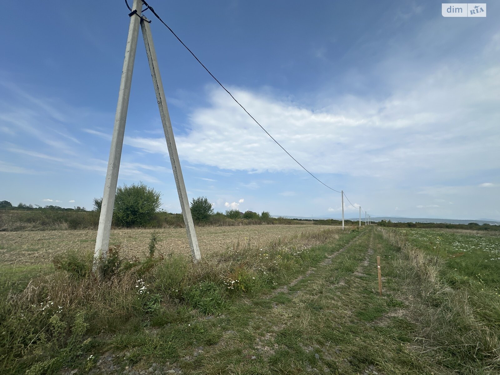 Земельный участок под жилую застройку в Часловцах, площадь 25 соток фото 1 Земельный участок под жилую застройку в Часловцах, площадь 25 соток фото 1