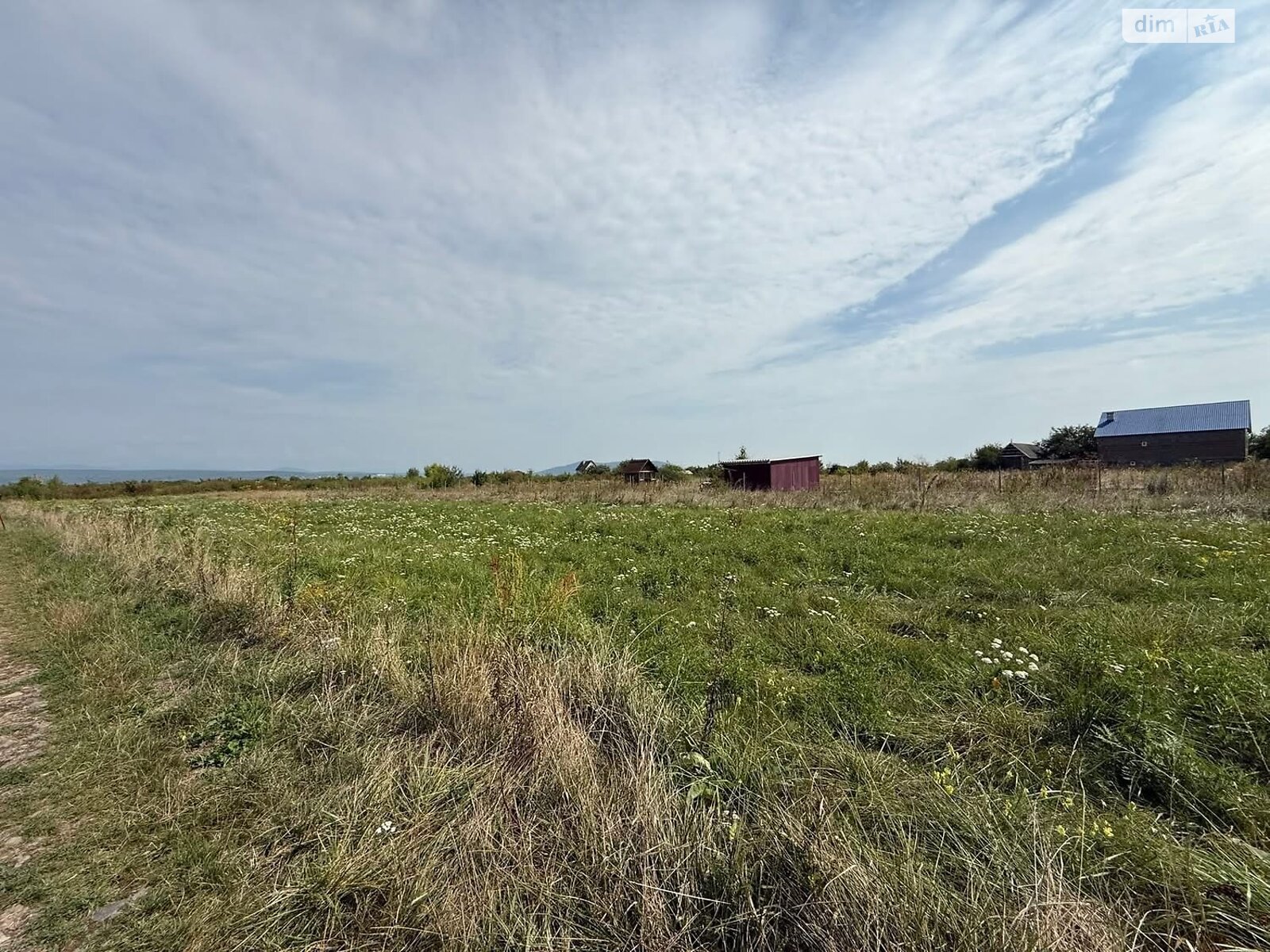 Земельный участок под жилую застройку в Часловцах, площадь 25 соток фото 1 Земельный участок под жилую застройку в Часловцах, площадь 25 соток фото 1