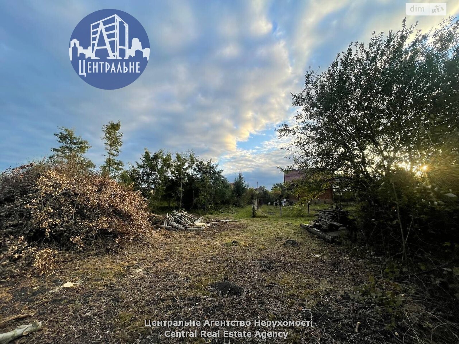 Земля під житлову забудову в Чернівцях, район Садгора, площа 10 соток фото 1 Земля під житлову забудову в Чернівцях, район Садгора, площа 10 соток фото 1