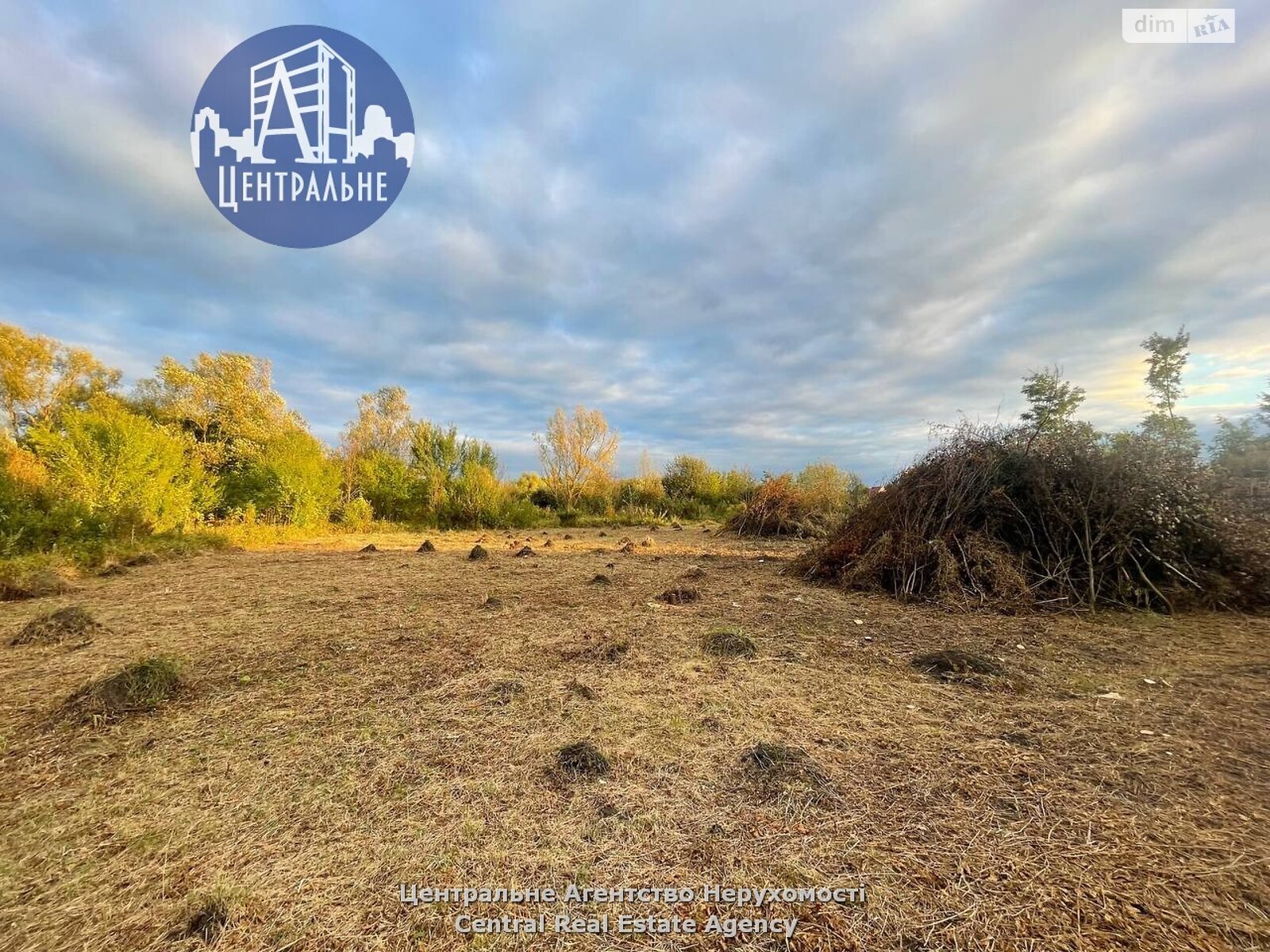 Земля під житлову забудову в Чернівцях, район Садгора, площа 10 соток фото 1 Земля під житлову забудову в Чернівцях, район Садгора, площа 10 соток фото 1