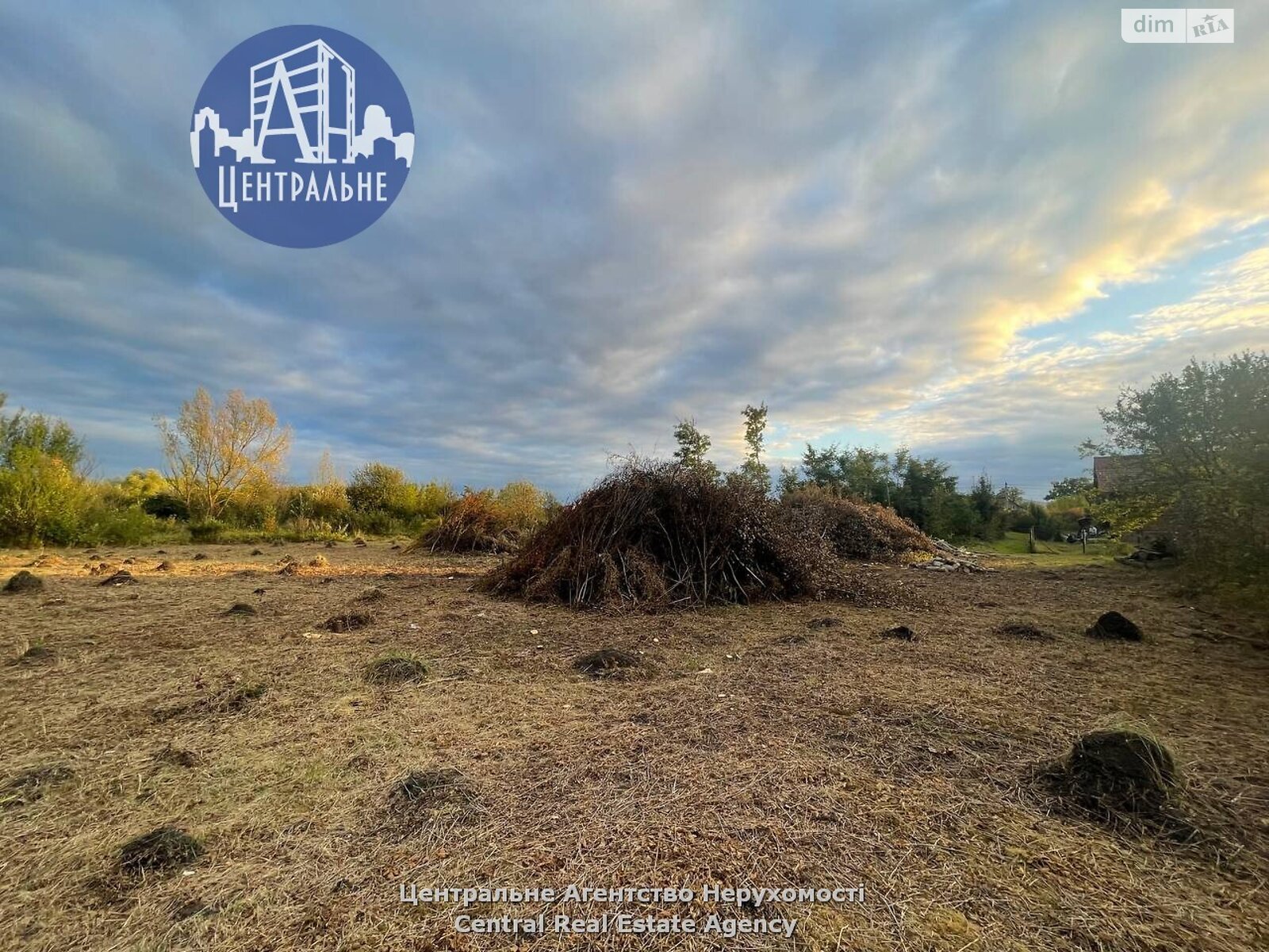 Земля під житлову забудову в Чернівцях, район Садгора, площа 10 соток фото 1 Земля під житлову забудову в Чернівцях, район Садгора, площа 10 соток фото 1