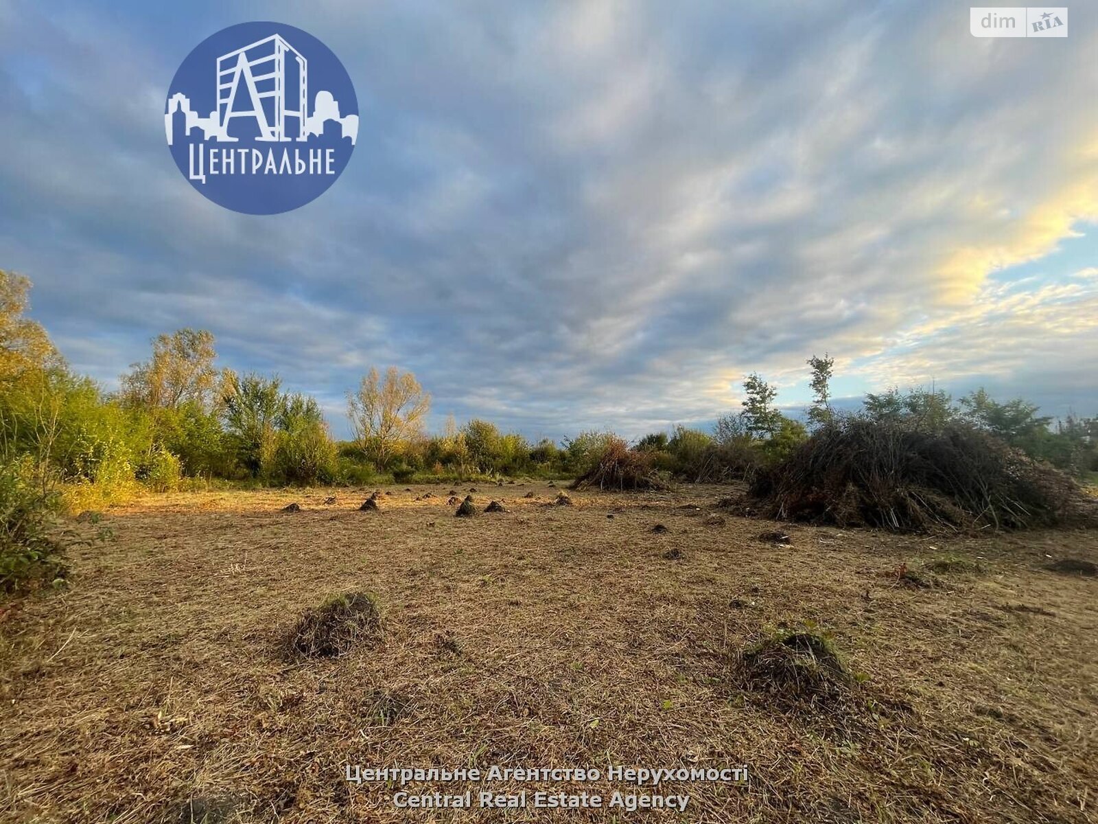 Земля під житлову забудову в Чернівцях, район Садгора, площа 10 соток фото 1 Земля під житлову забудову в Чернівцях, район Садгора, площа 10 соток фото 1