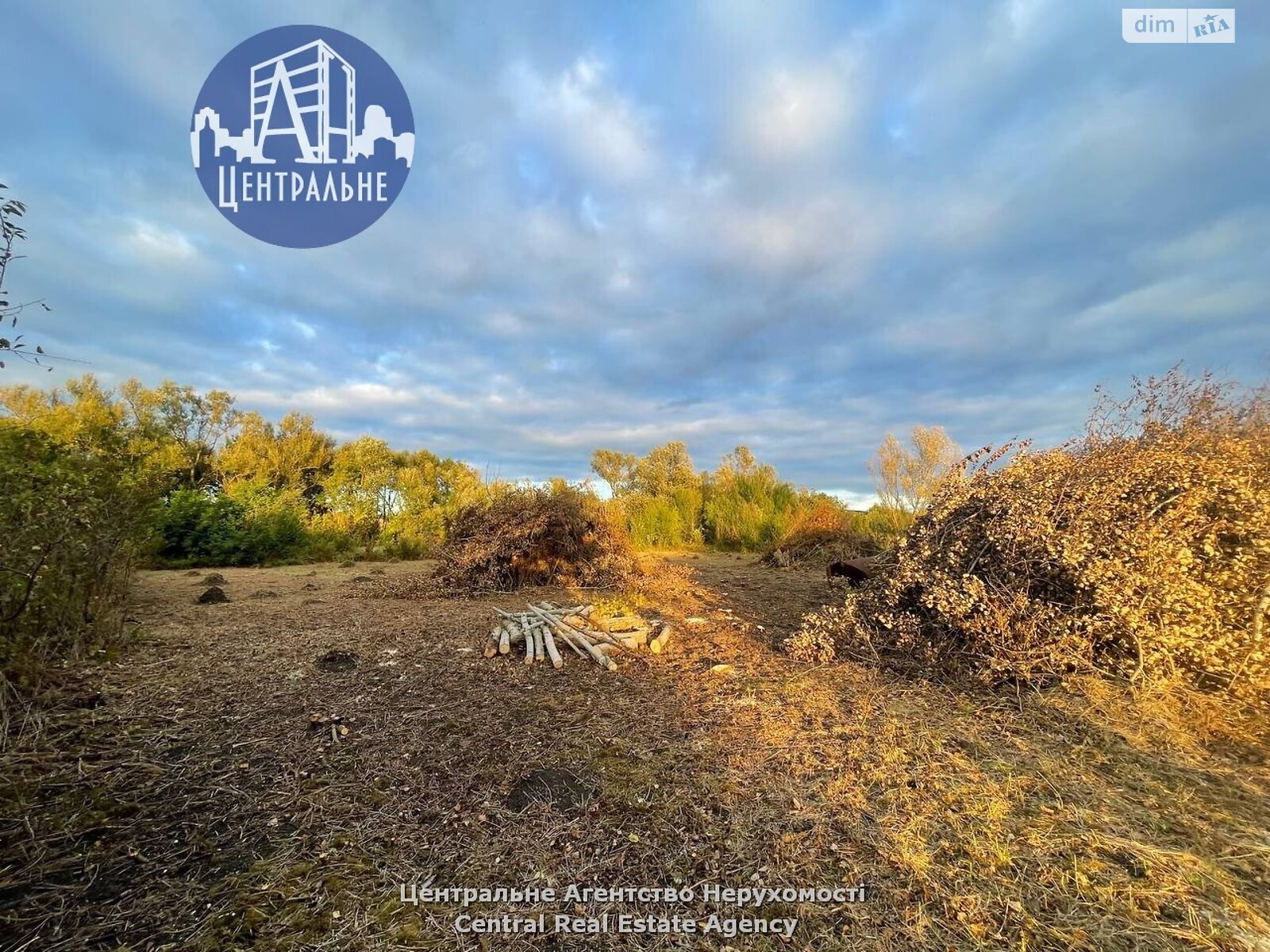 Земля під житлову забудову в Чернівцях, район Садгора, площа 10 соток фото 1 Земля під житлову забудову в Чернівцях, район Садгора, площа 10 соток фото 1