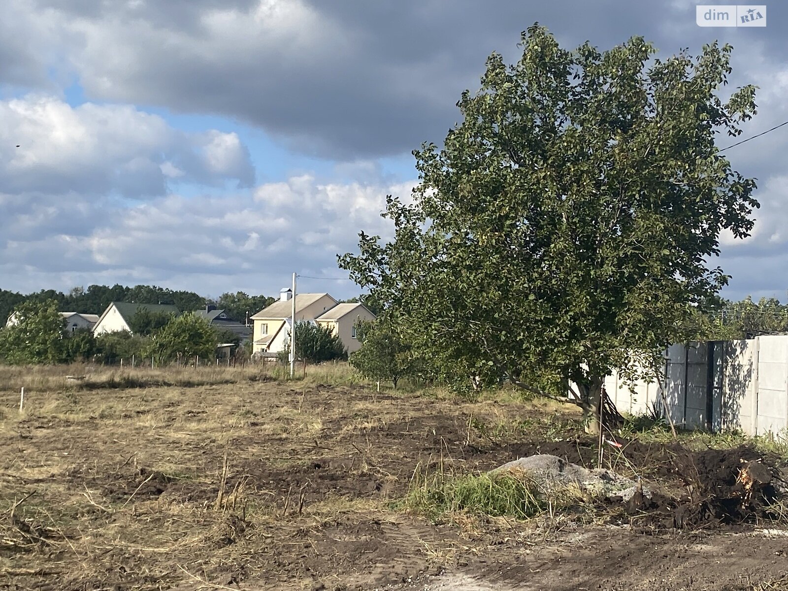 Земельный участок под жилую застройку в Десне, площадь 9 соток фото 1